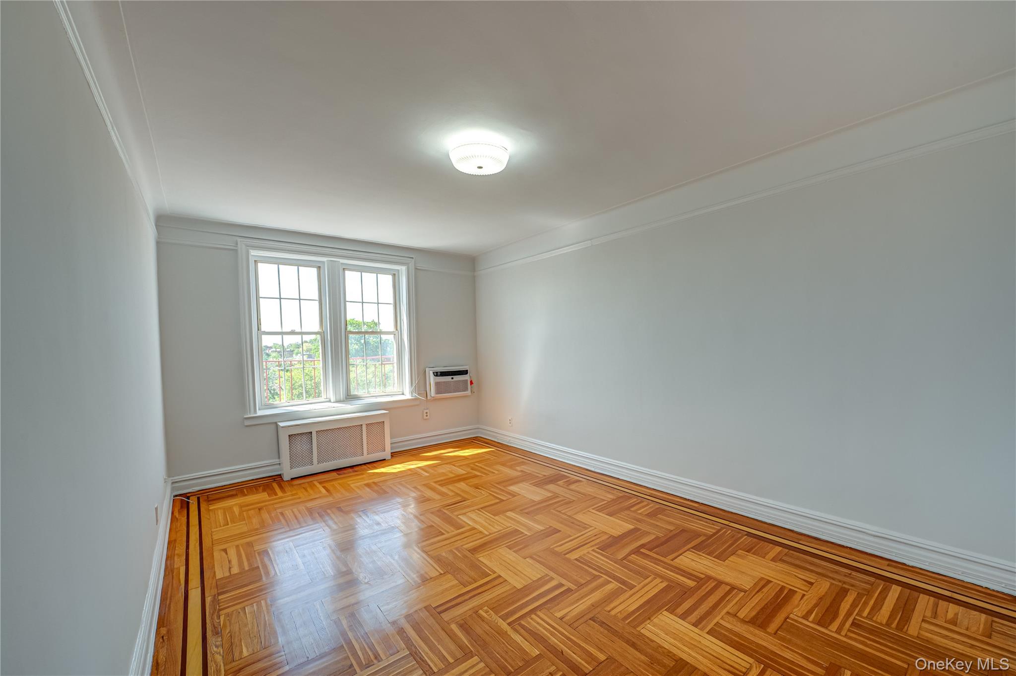 12 Hamilton Place # D11, Garden City, NY 11530