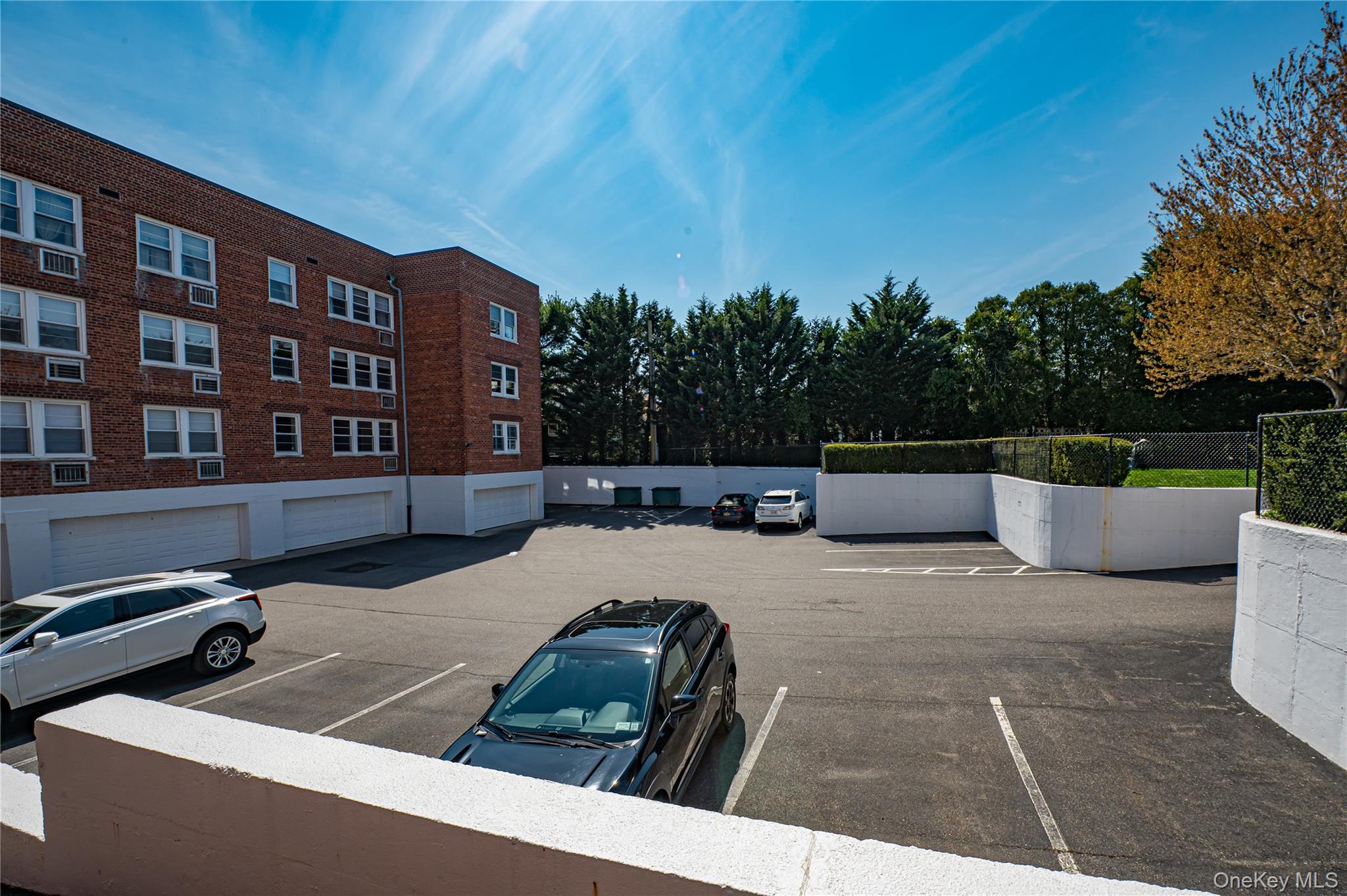 12 Hamilton Place # D11, Garden City, NY 11530