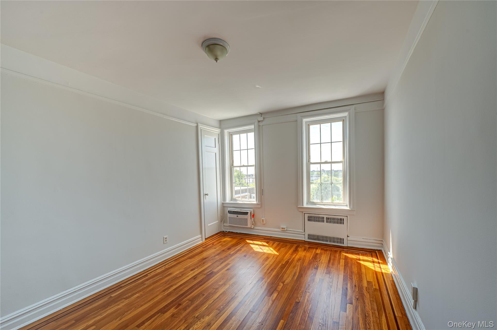 12 Hamilton Place # D11, Garden City, NY 11530