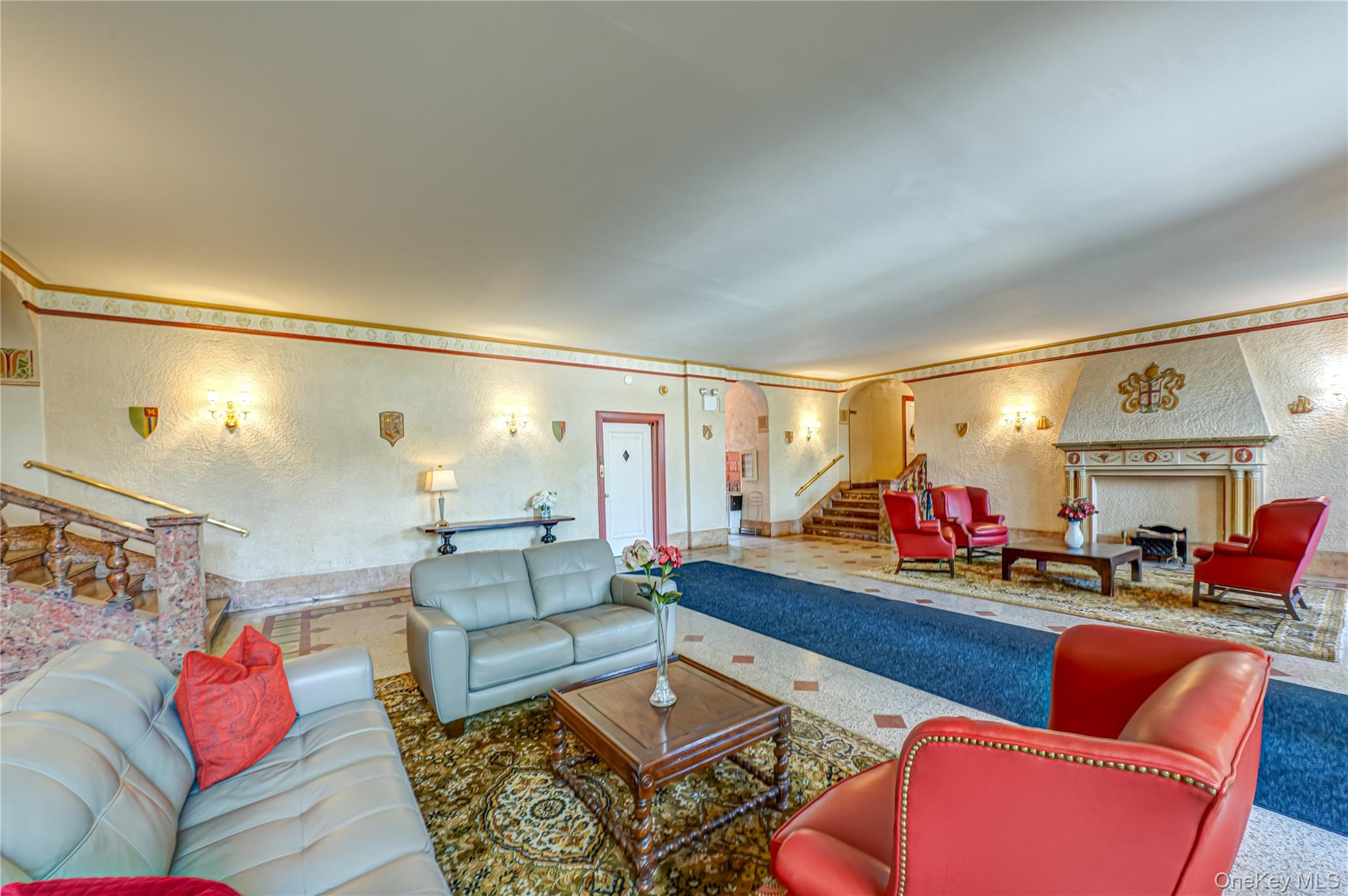 12 Hamilton Place # D11, Garden City, NY 11530