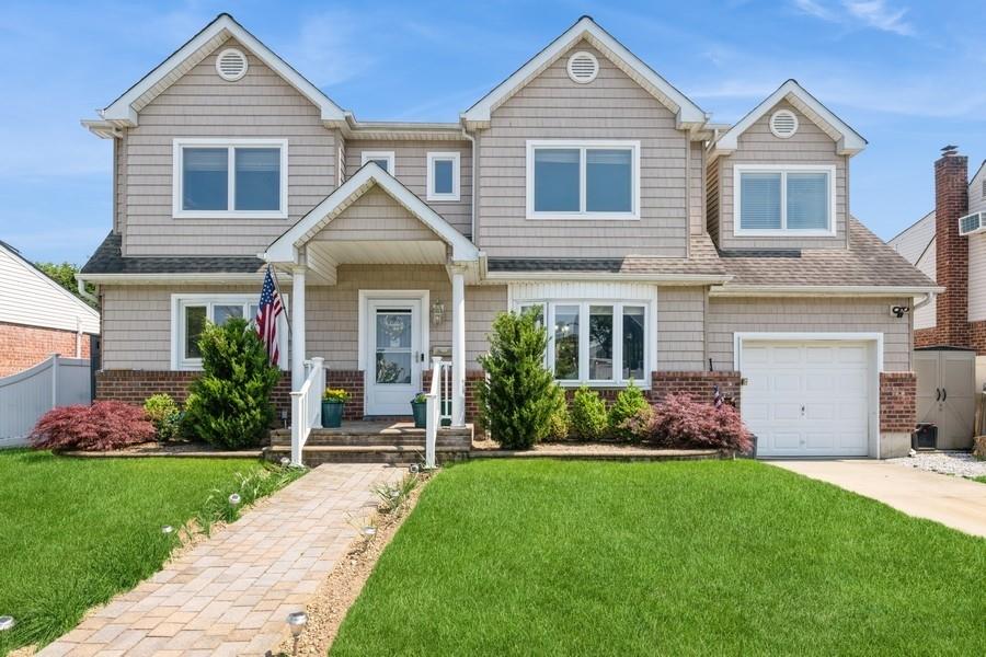 2716 Sheila Court, East Meadow, NY 11554