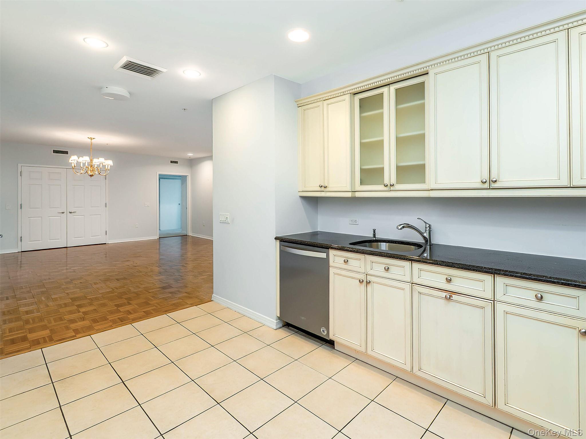 100 Harbor View Drive # 515, Port Washington, NY 11050