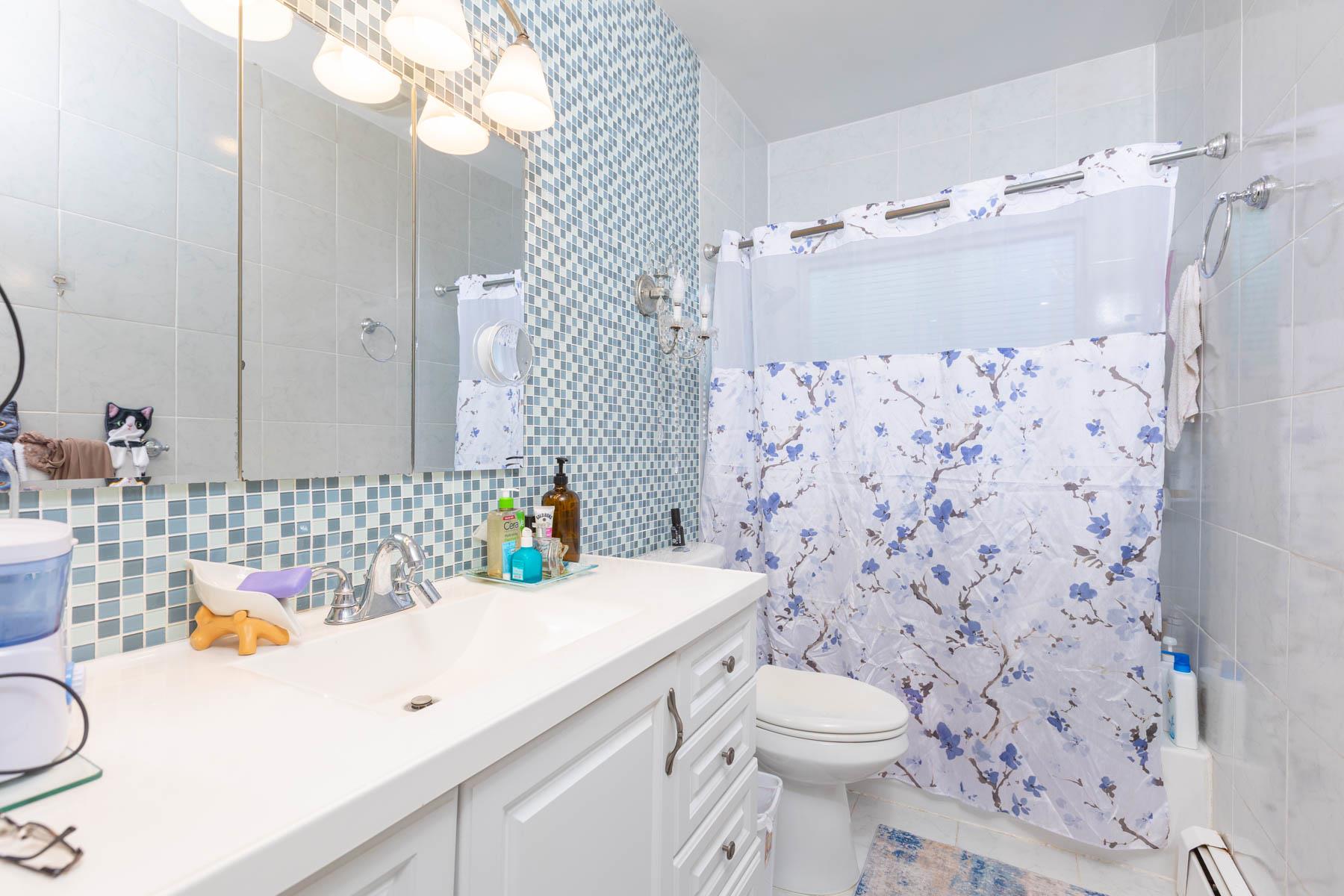 849 E Bay Drive, West Islip, NY 11795