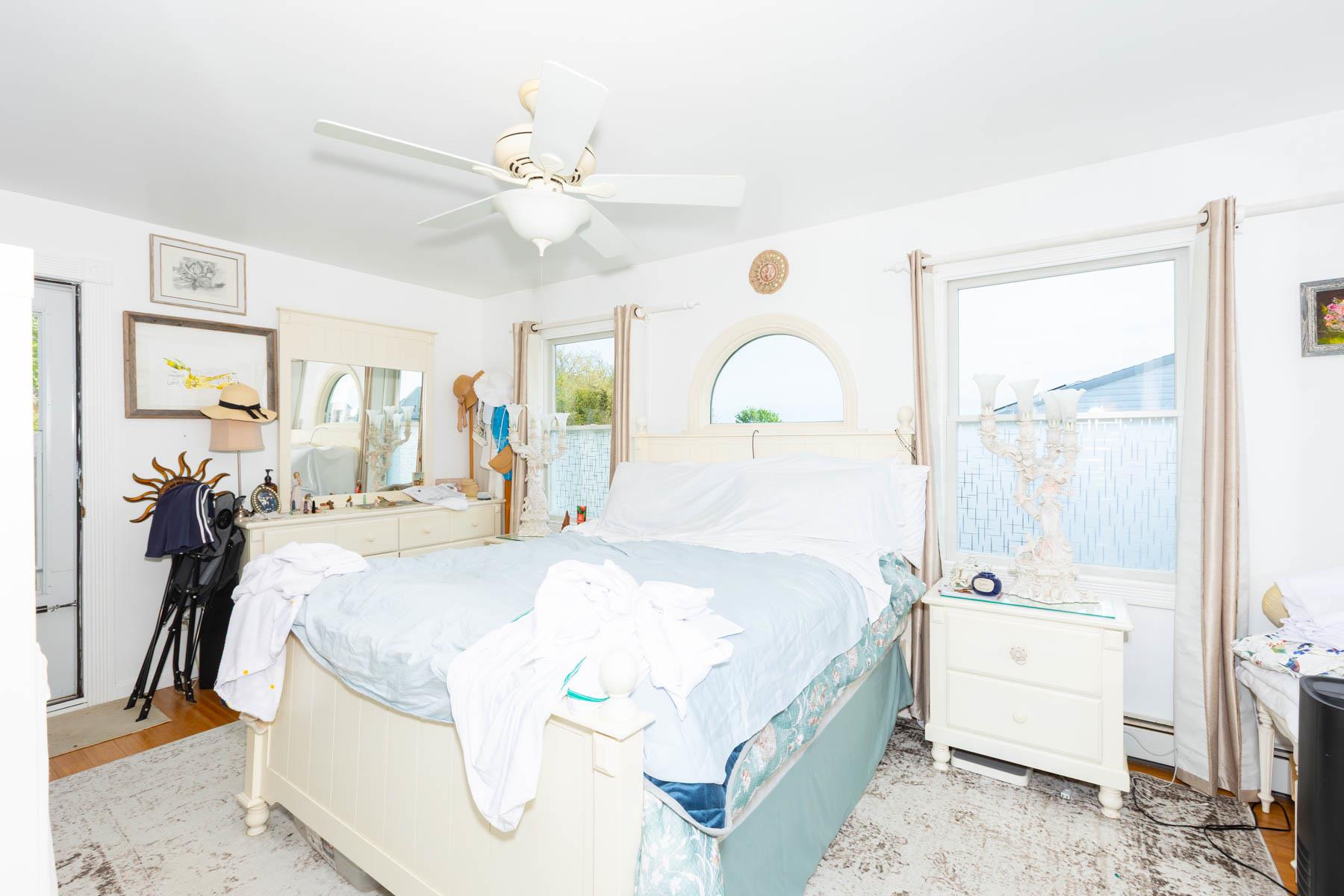 849 E Bay Drive, West Islip, NY 11795