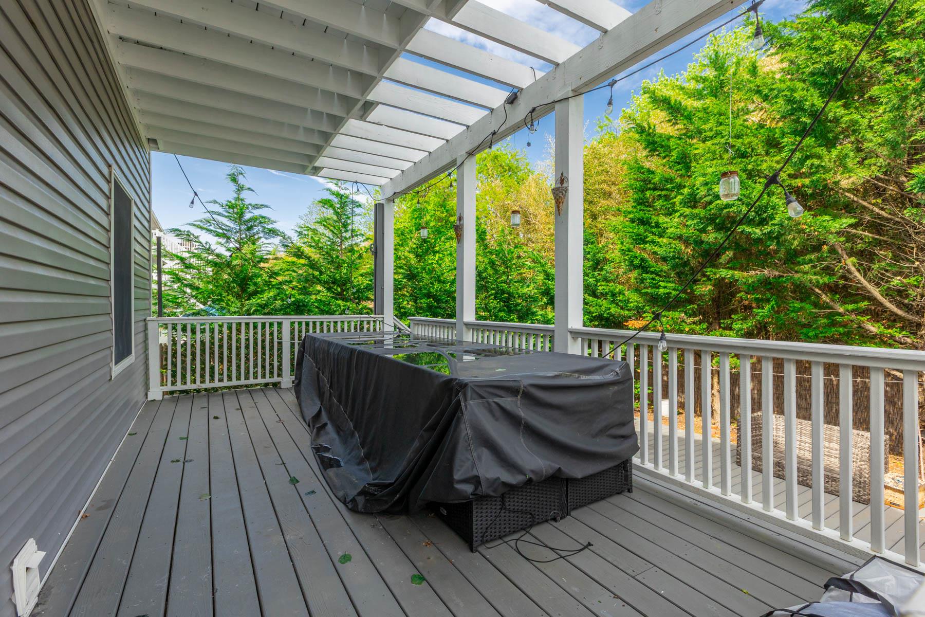 849 E Bay Drive, West Islip, NY 11795