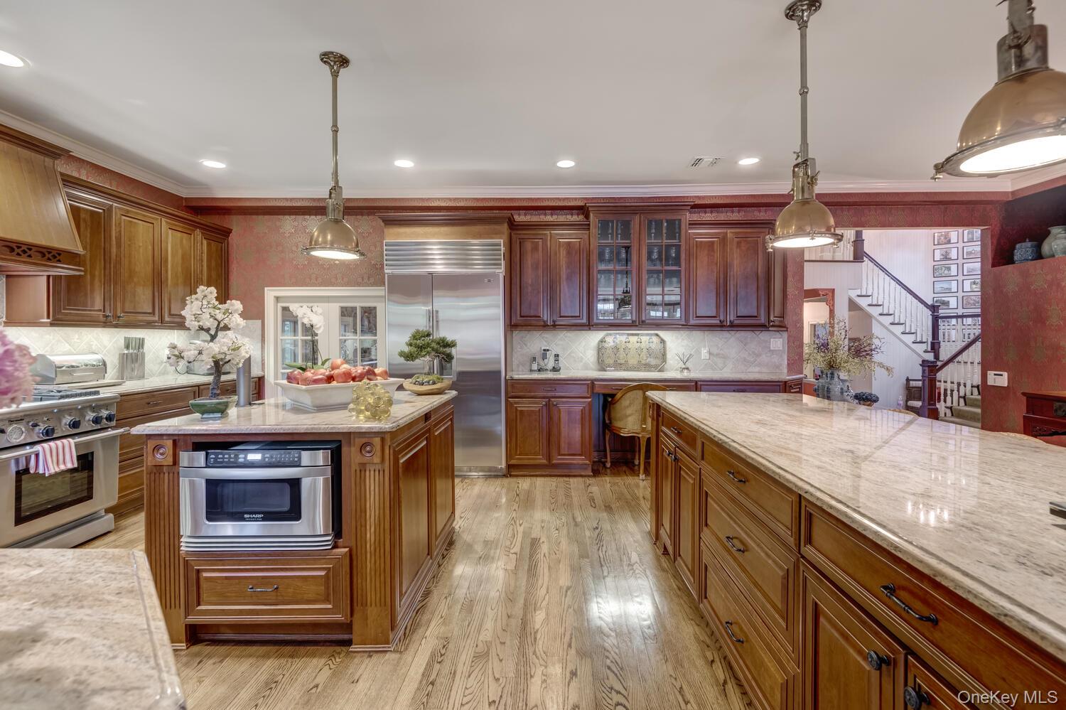 7 Cedar Lane, Glen Cove, NY 11542