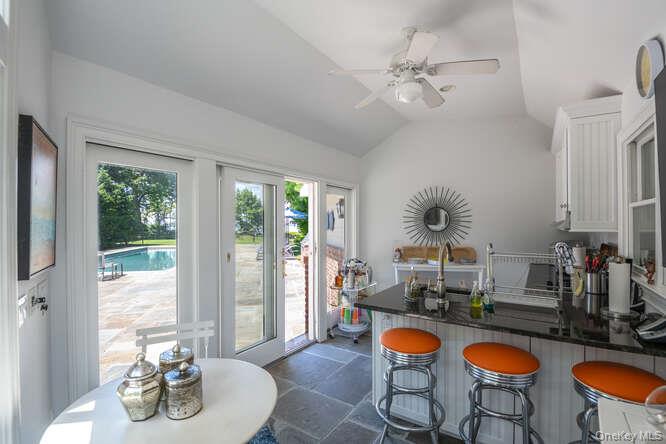 7 Cedar Lane, Glen Cove, NY 11542