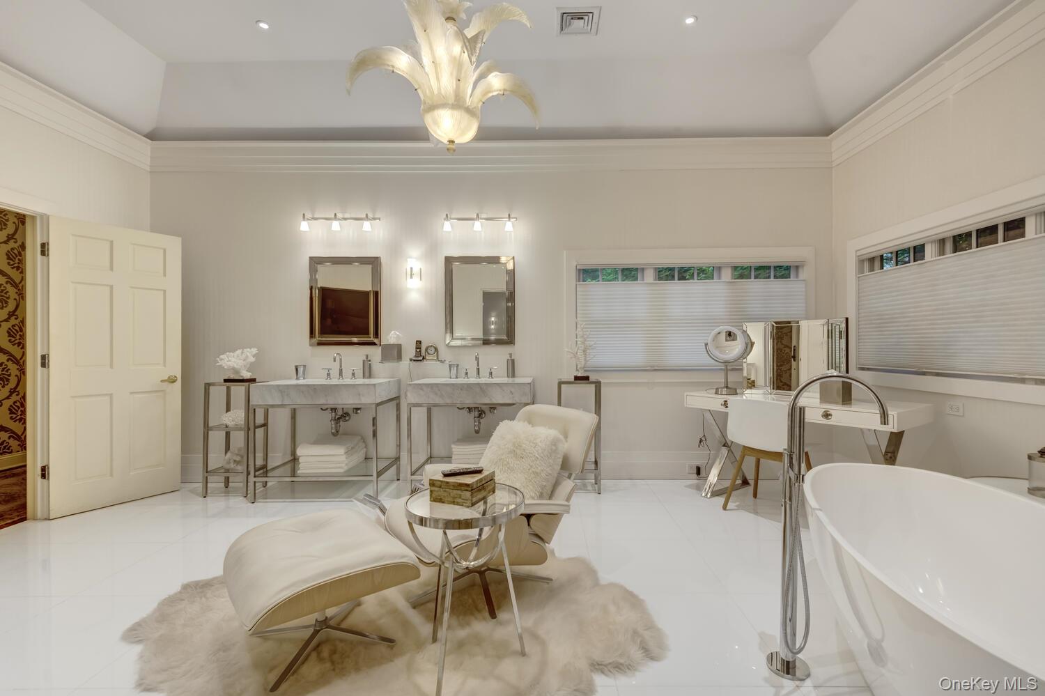 7 Cedar Lane, Glen Cove, NY 11542