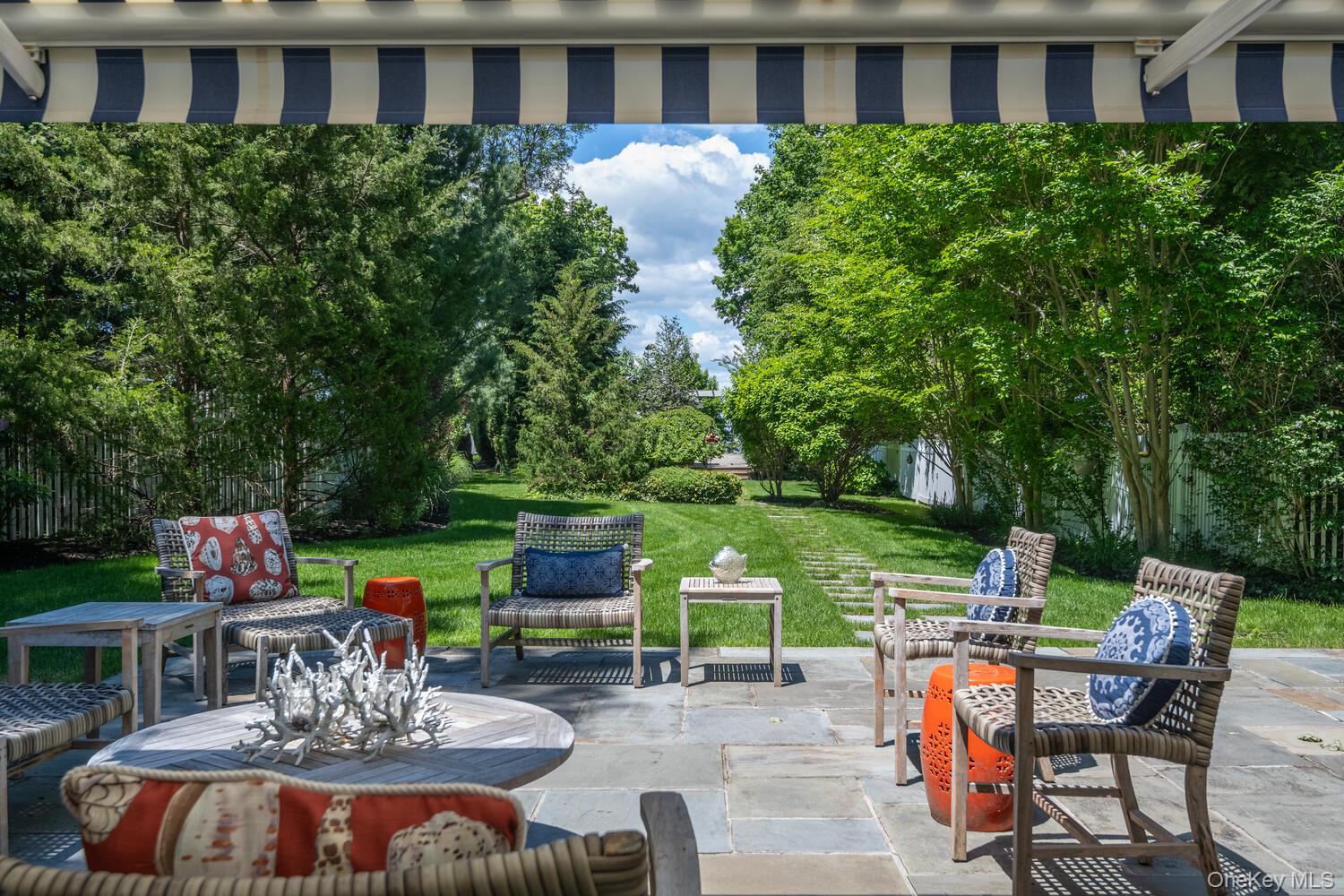 7 Cedar Lane, Glen Cove, NY 11542