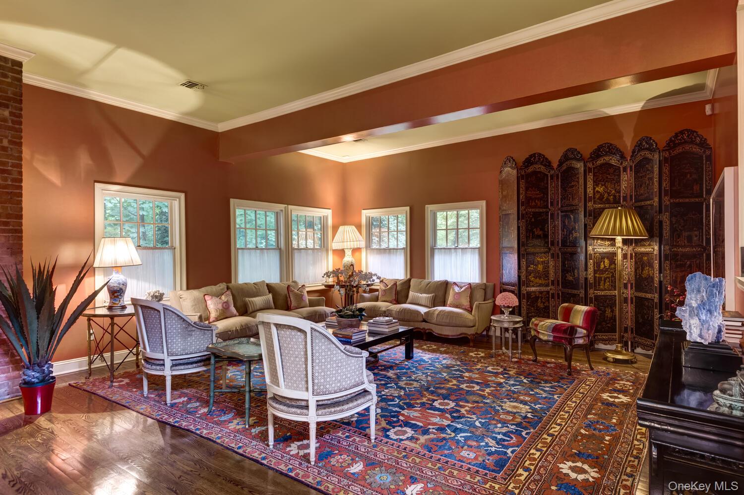 7 Cedar Lane, Glen Cove, NY 11542