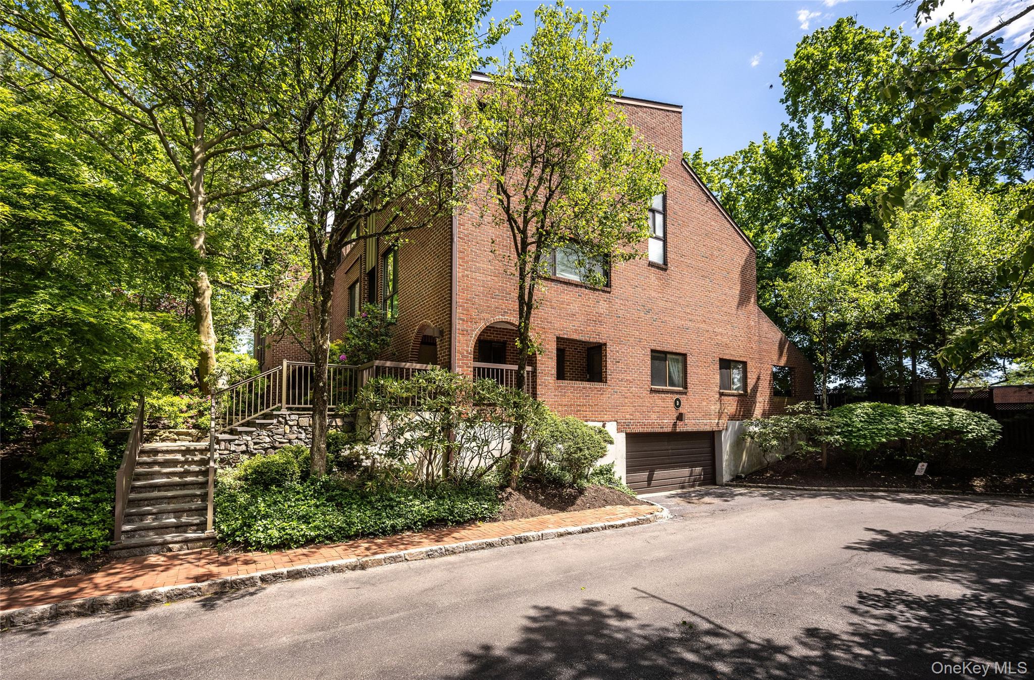 150 N Bedford Road # D1, Chappaqua, NY 10514