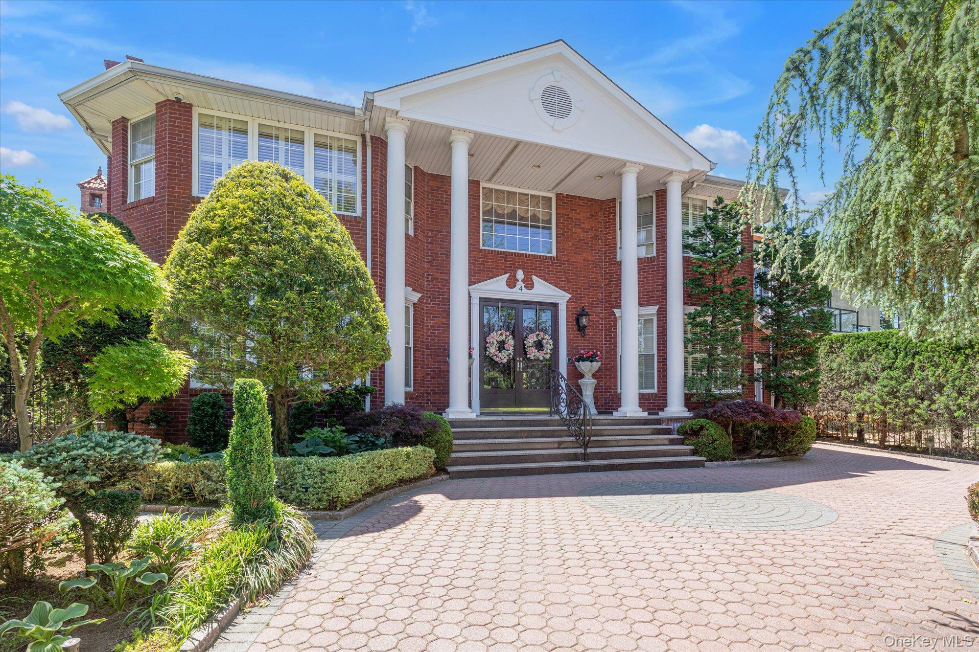 4 Point Crescent, Malba, NY 11357