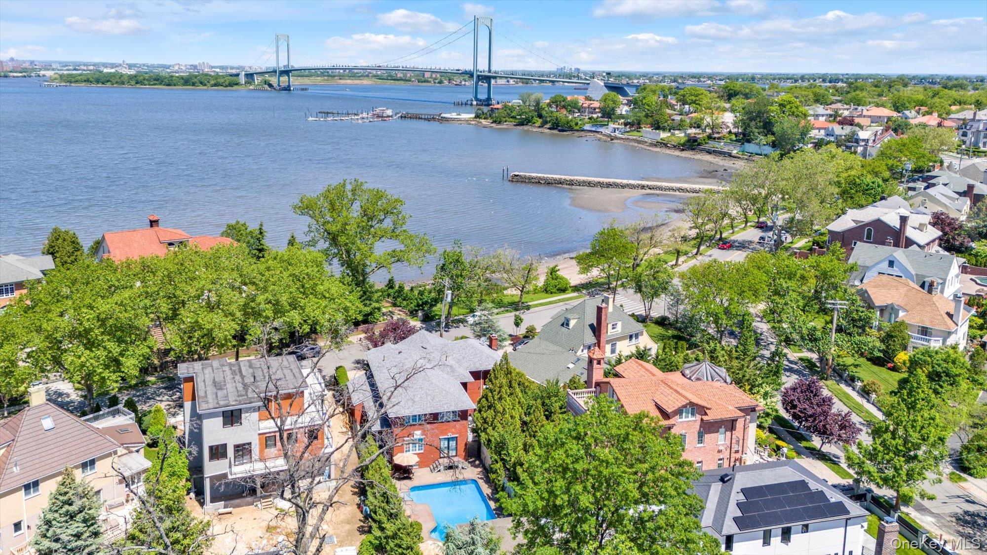 4 Point Crescent, Malba, NY 11357