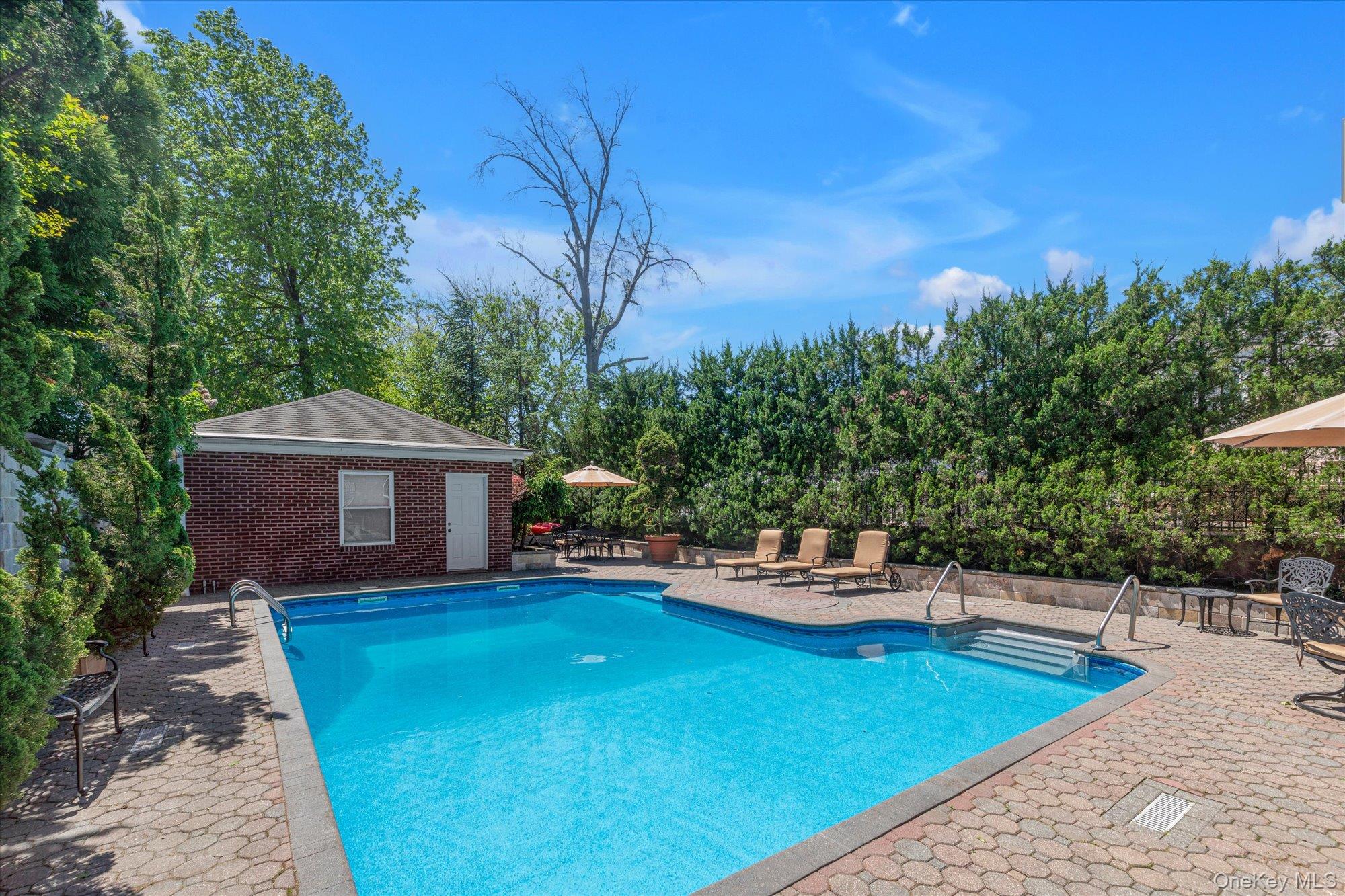 4 Point Crescent, Malba, NY 11357