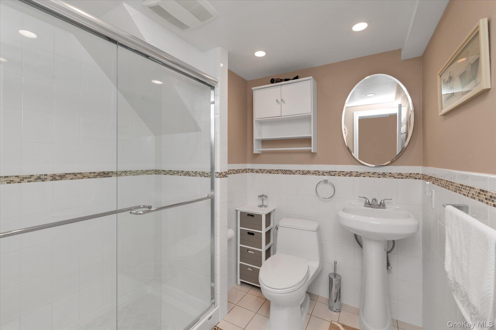 41-27 Orient Avenue, Douglaston, NY 11363