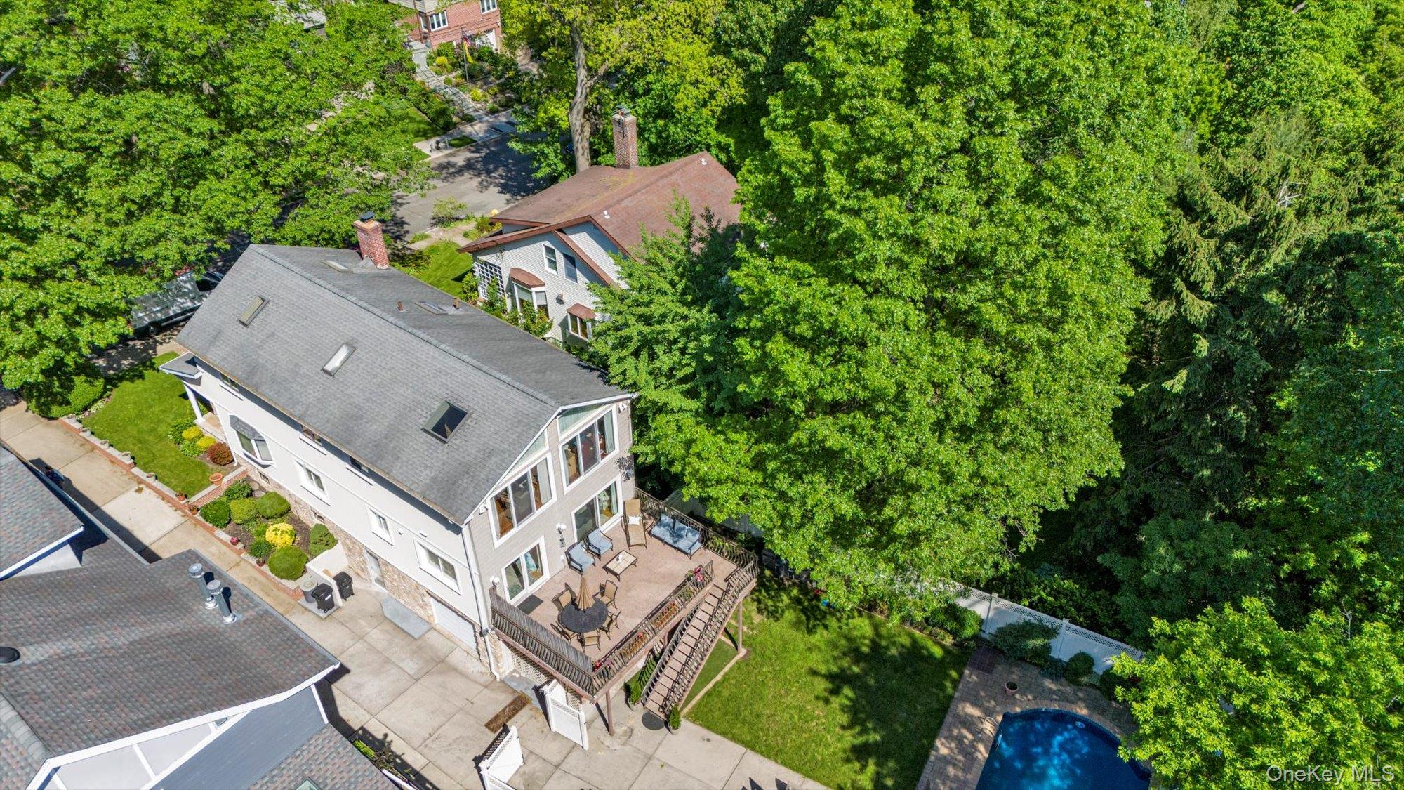 41-27 Orient Avenue, Douglaston, NY 11363