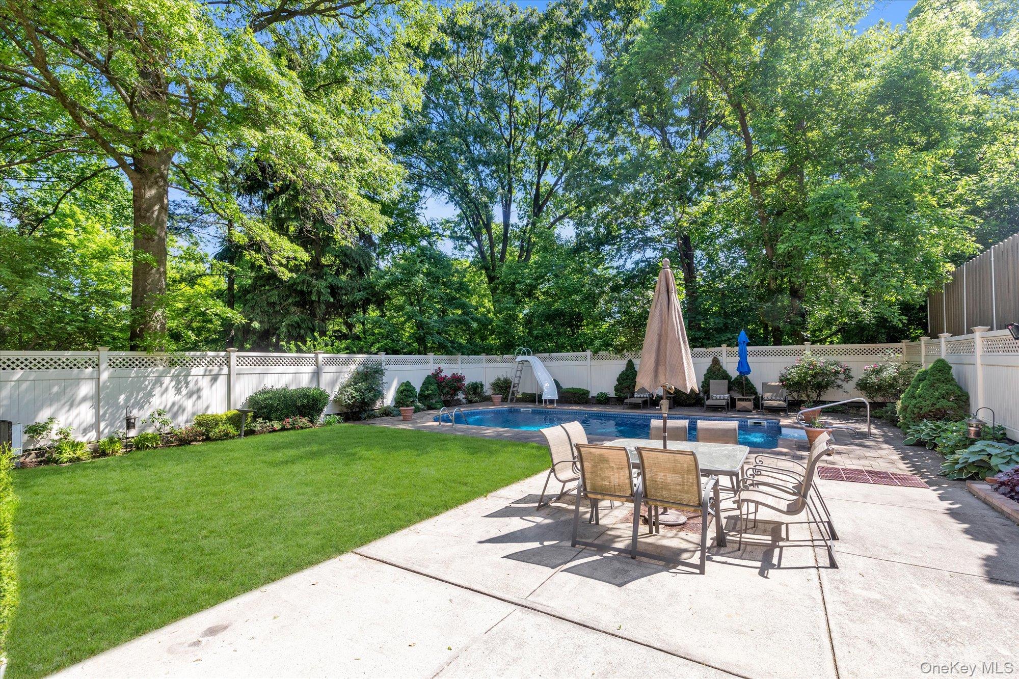 41-27 Orient Avenue, Douglaston, NY 11363