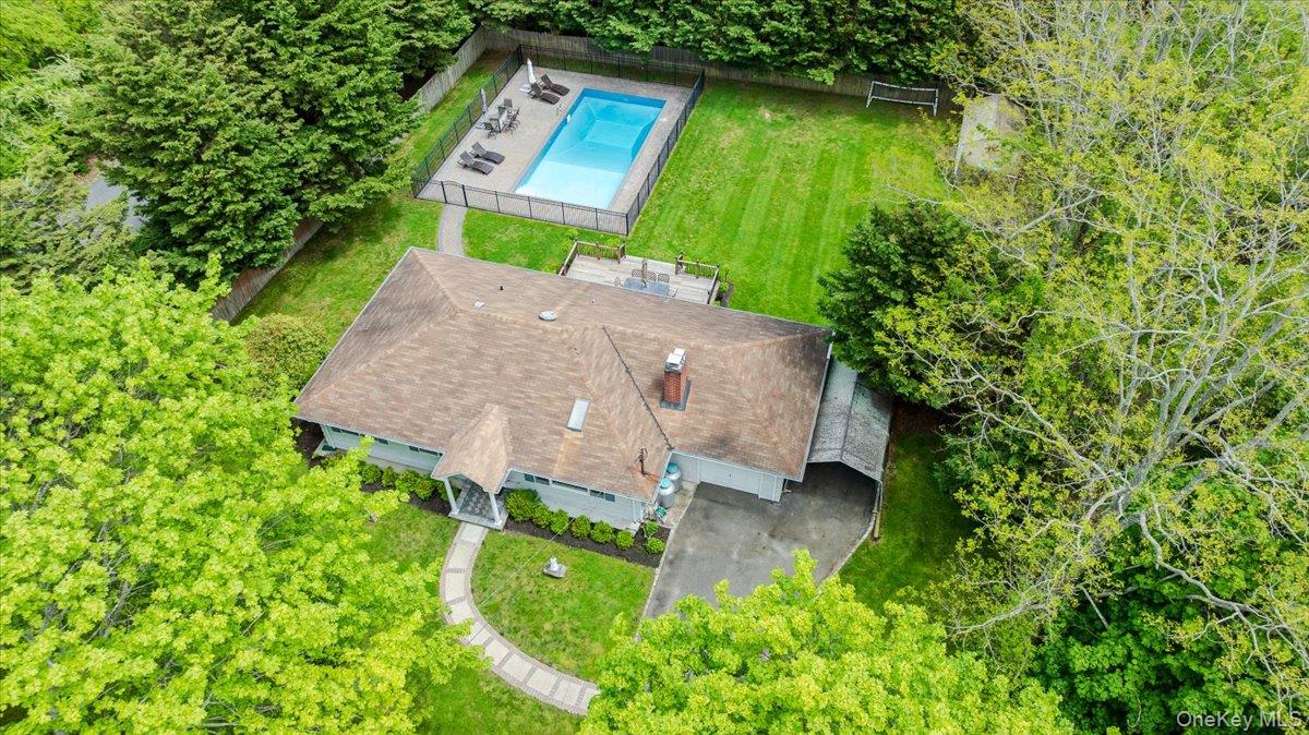 4200 Rocky Point Road, East Marion, NY 11939