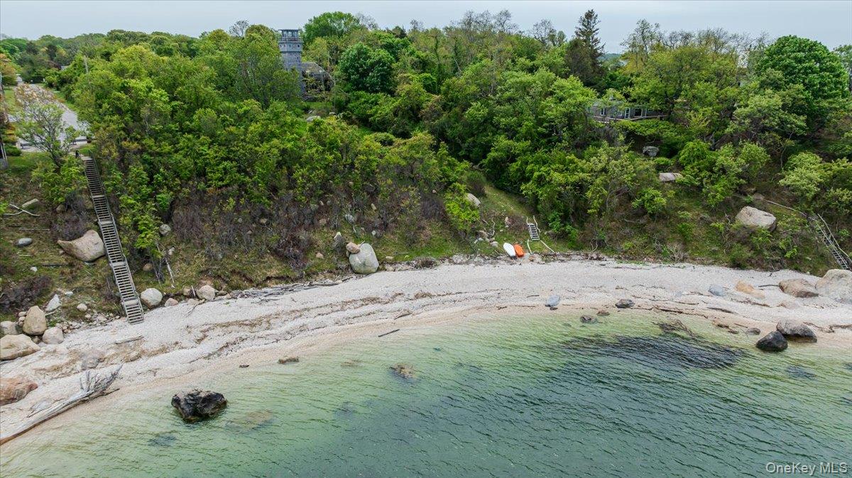 4200 Rocky Point Road, East Marion, NY 11939