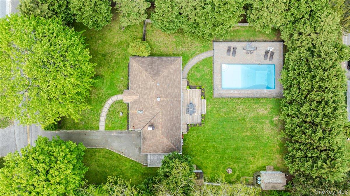 4200 Rocky Point Road, East Marion, NY 11939