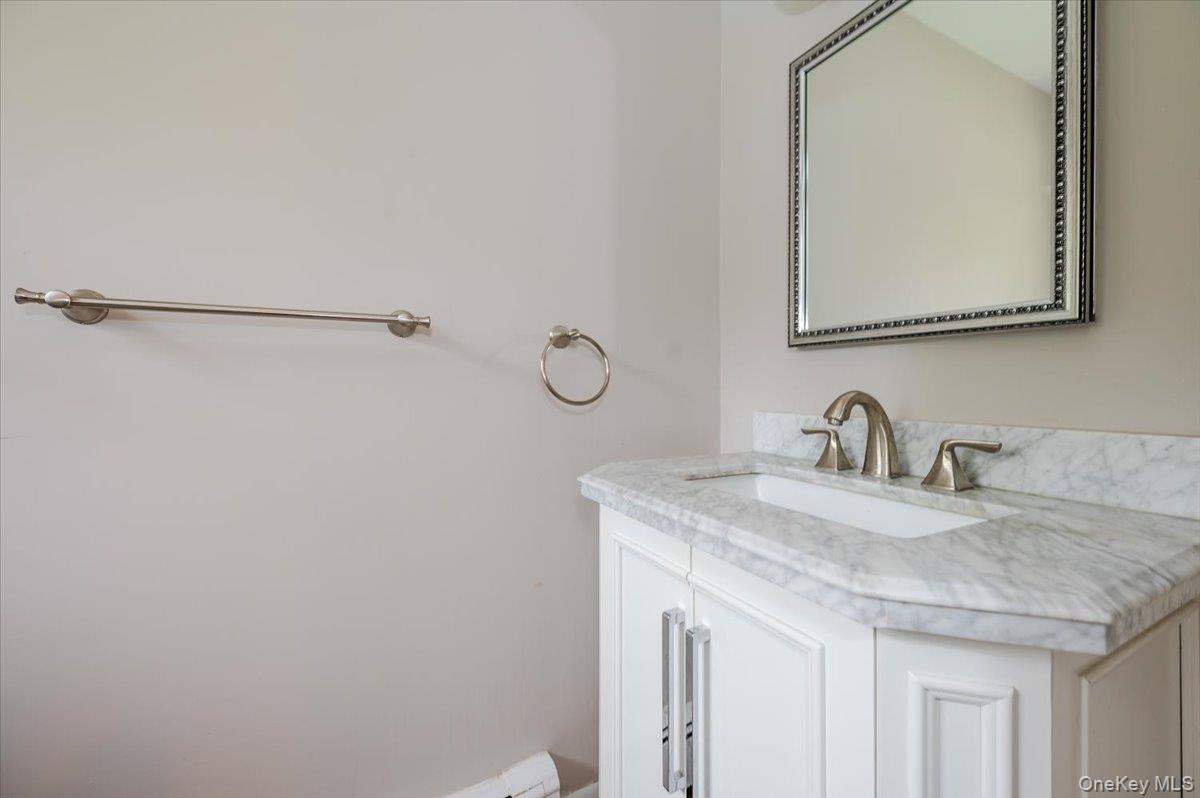 4200 Rocky Point Road, East Marion, NY 11939