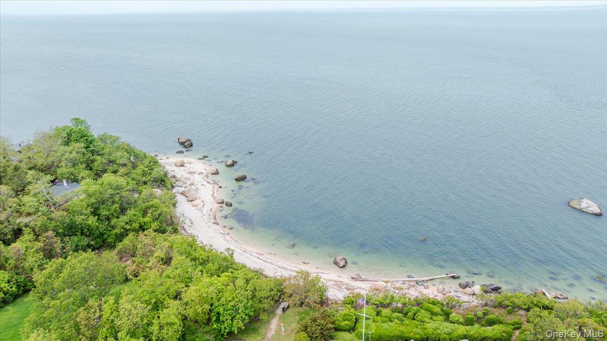 4200 Rocky Point Road, East Marion, NY 11939