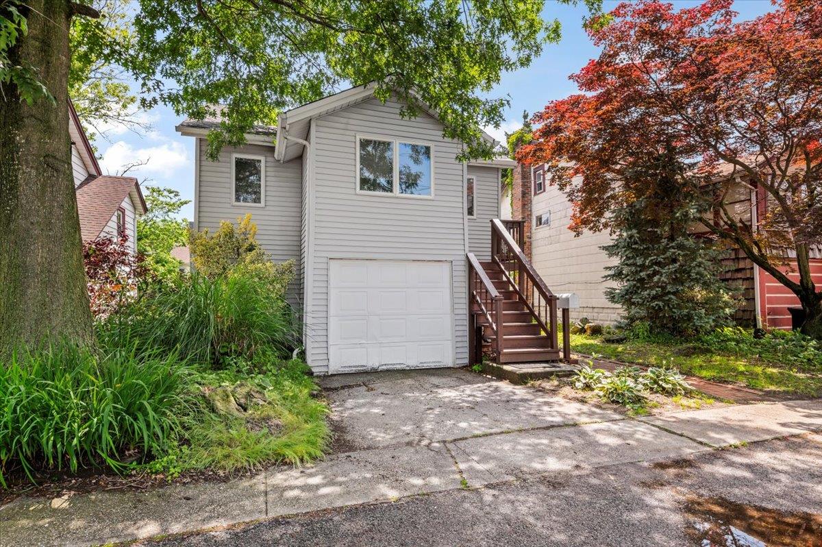 722 Brook Court, North Baldwin, NY 11510