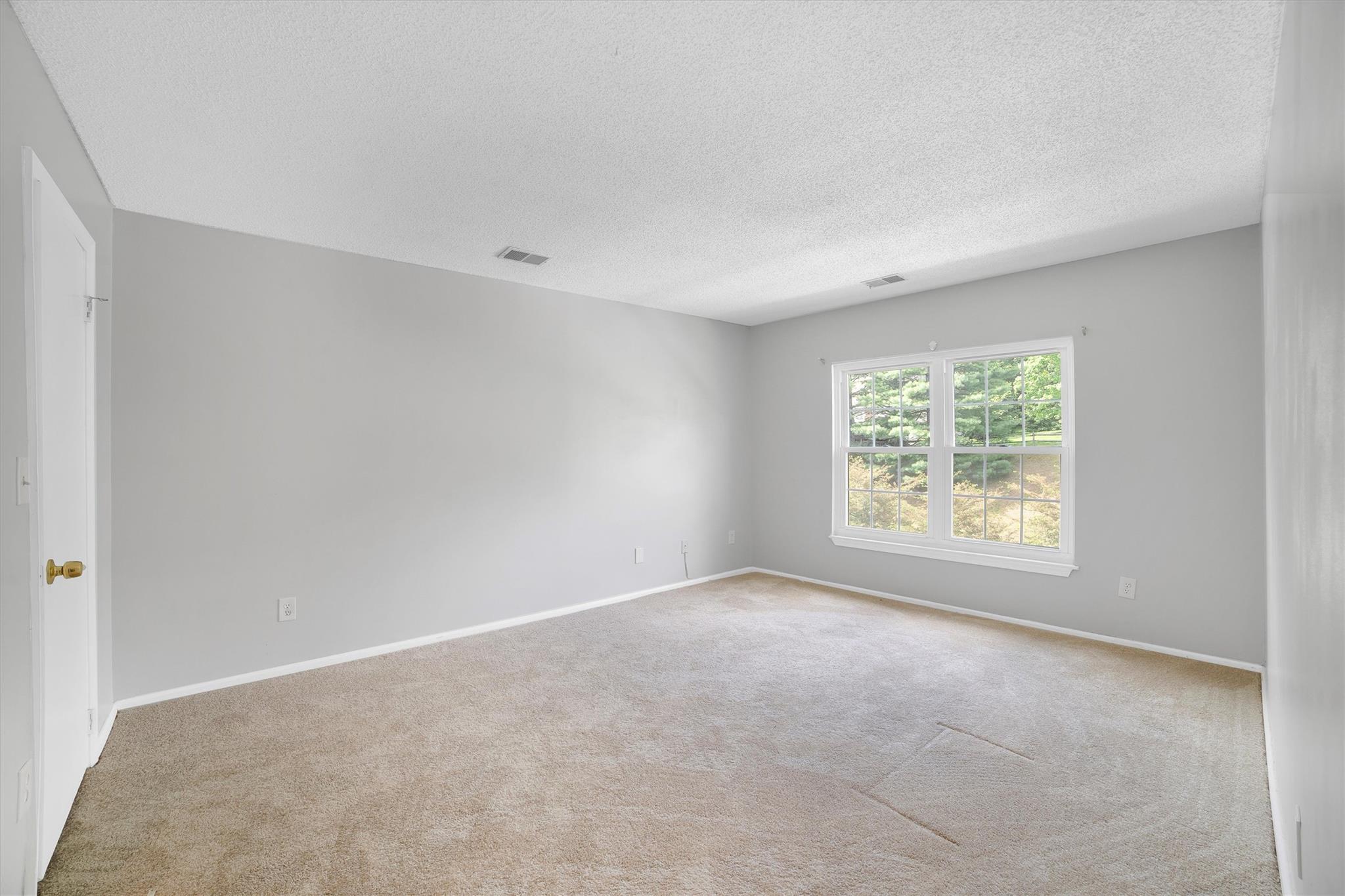 32 Huntington Circle # (Building 19), Peekskill, NY 10566