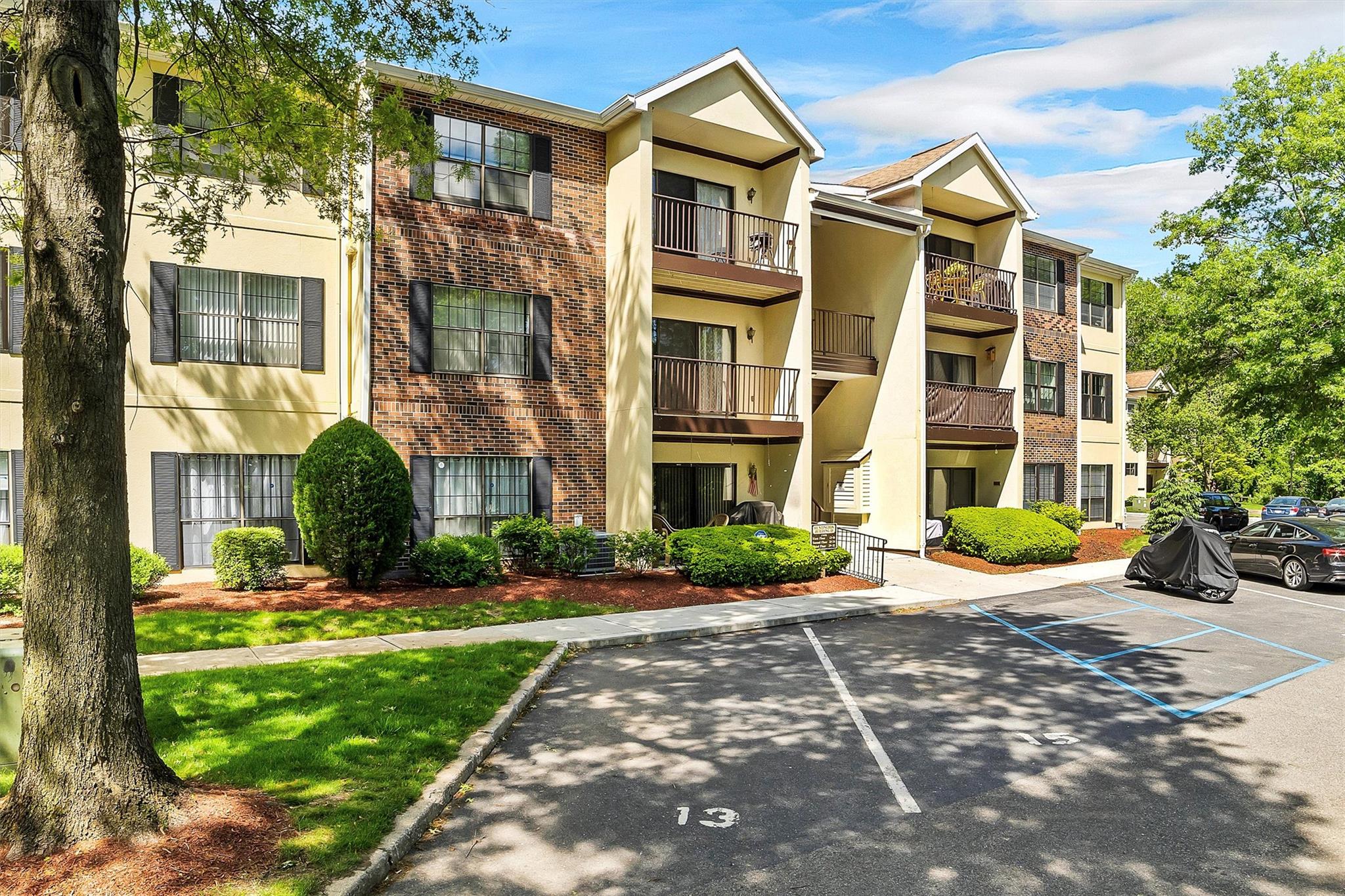 32 Huntington Circle # (Building 19), Peekskill, NY 10566
