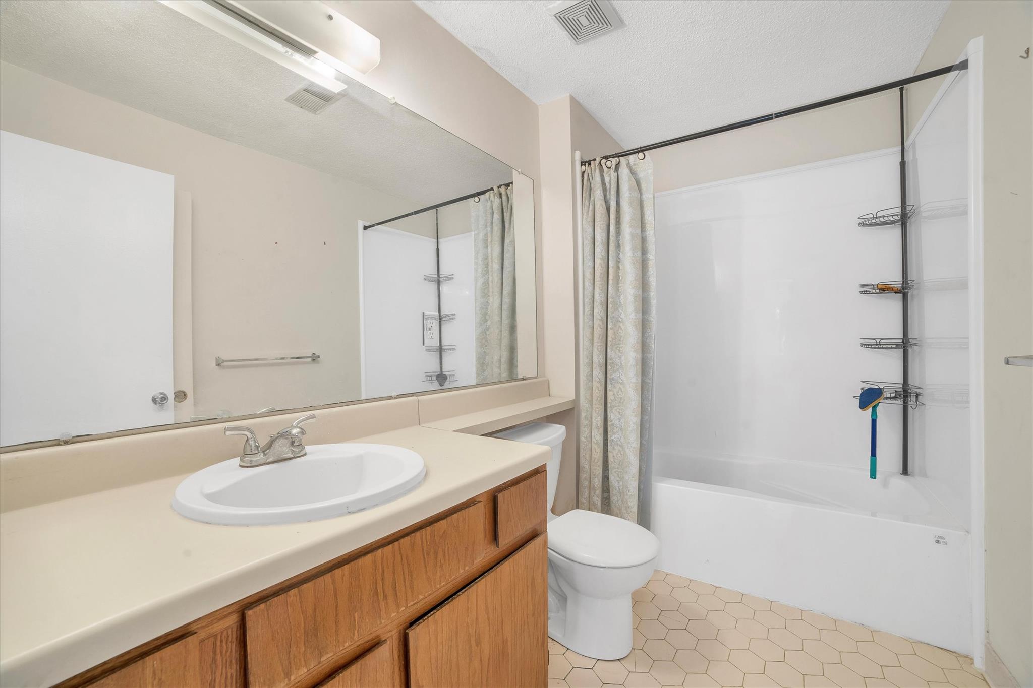 32 Huntington Circle # (Building 19), Peekskill, NY 10566