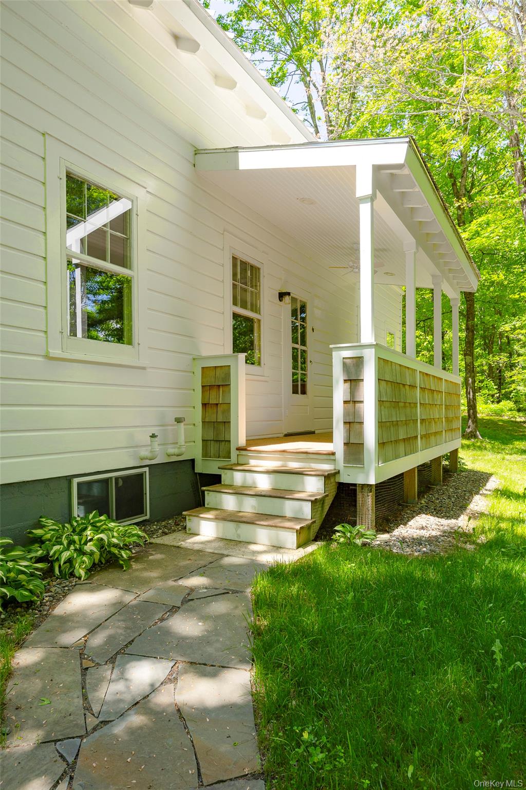 107 Near Road, Red Hook, NY 12571