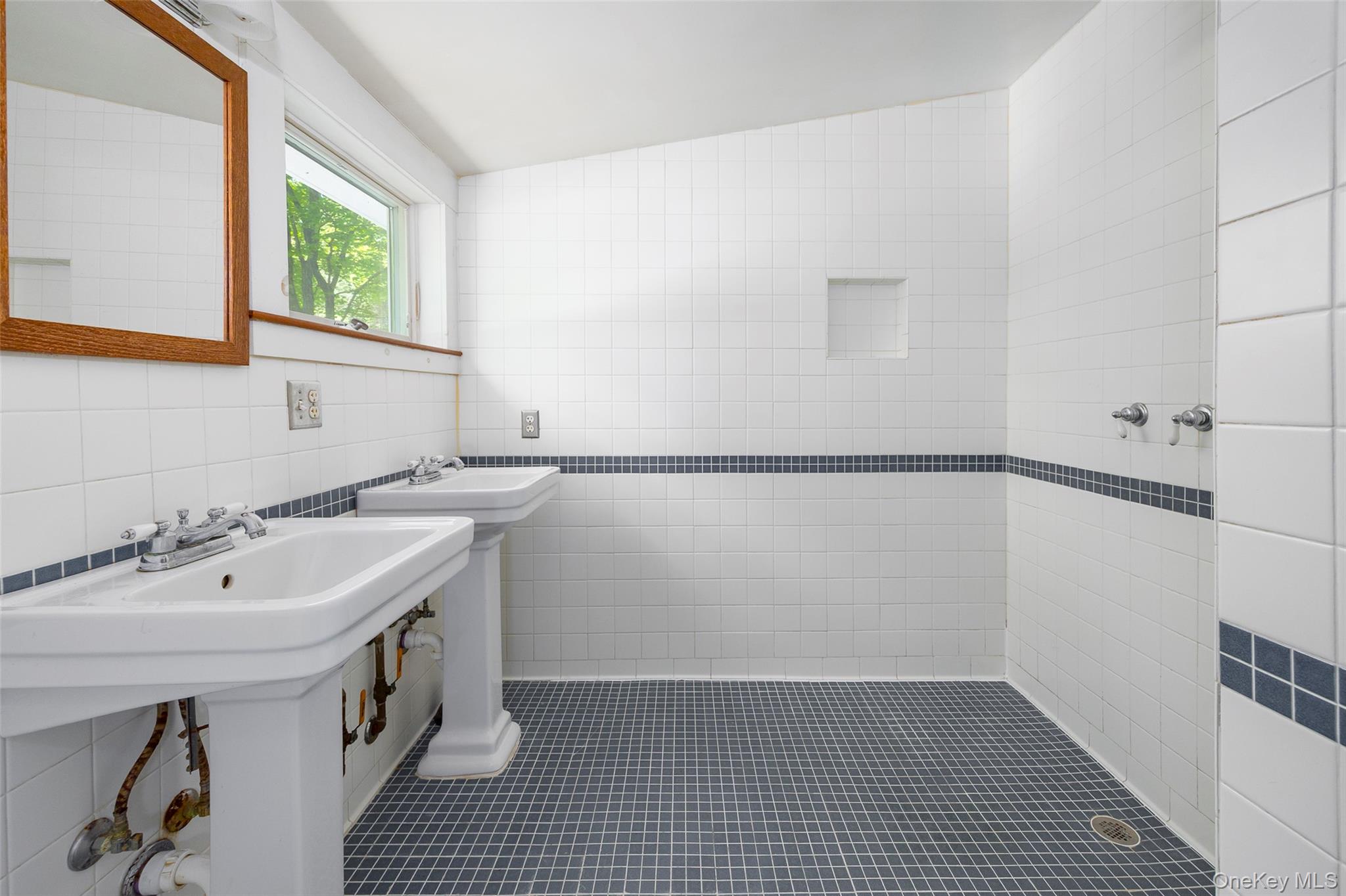 107 Near Road, Red Hook, NY 12571