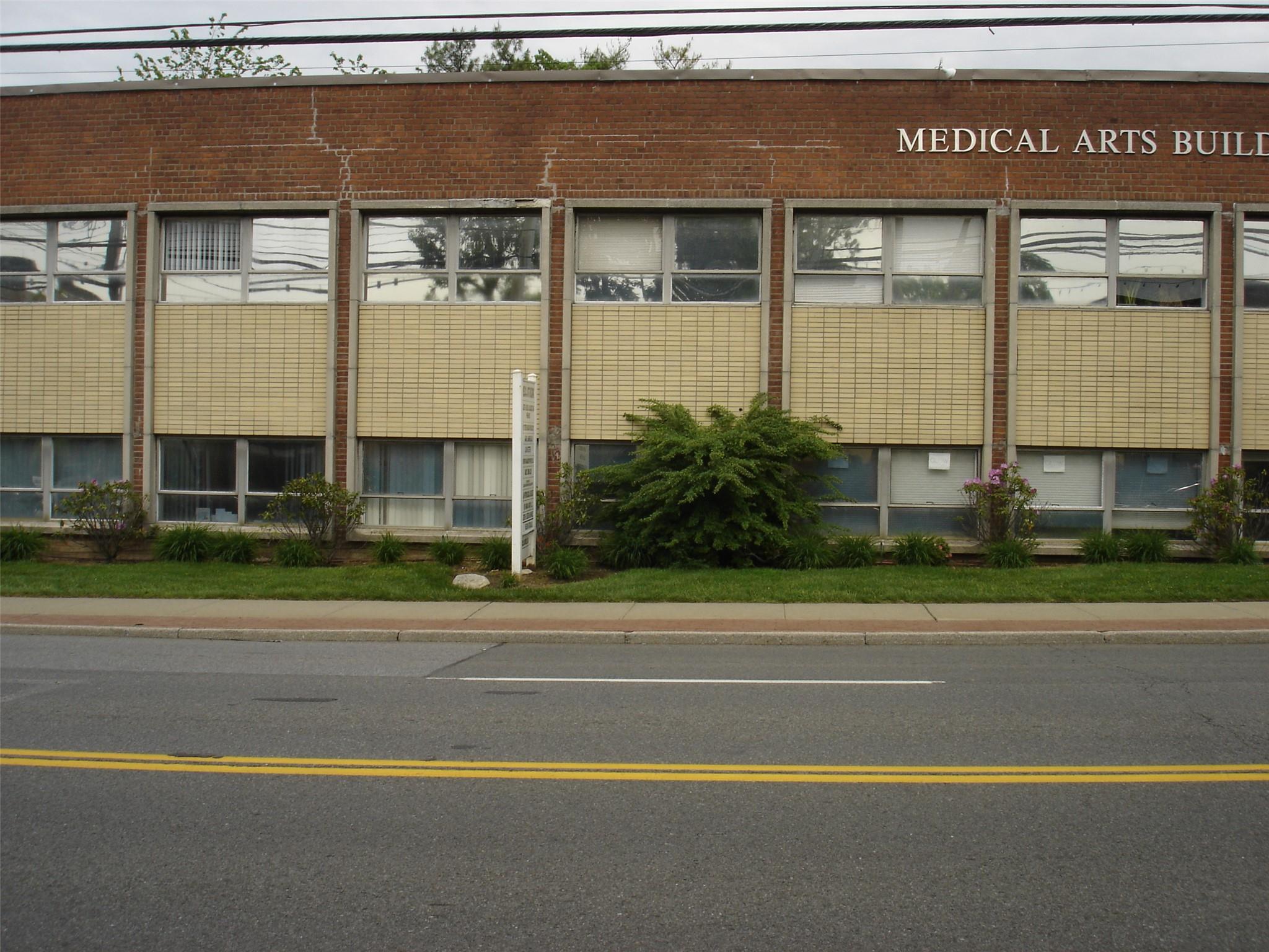 475 White Plains Road, Eastchester, NY 10709