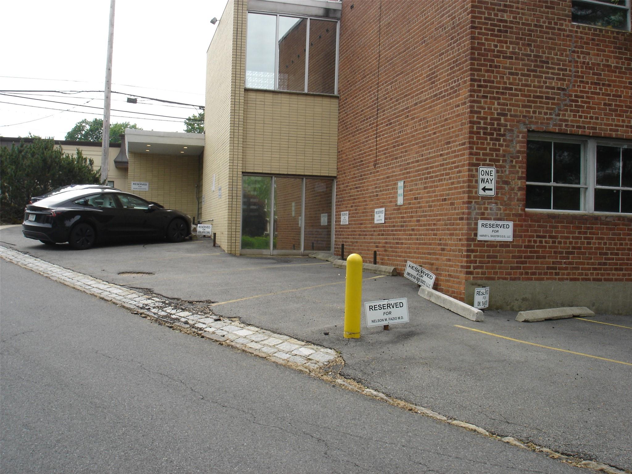 475 White Plains Road, Eastchester, NY 10709