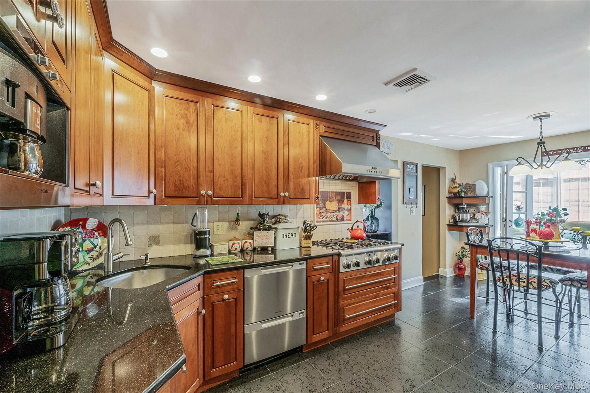 100 Mark Lane, Atlantic Beach, NY 11509