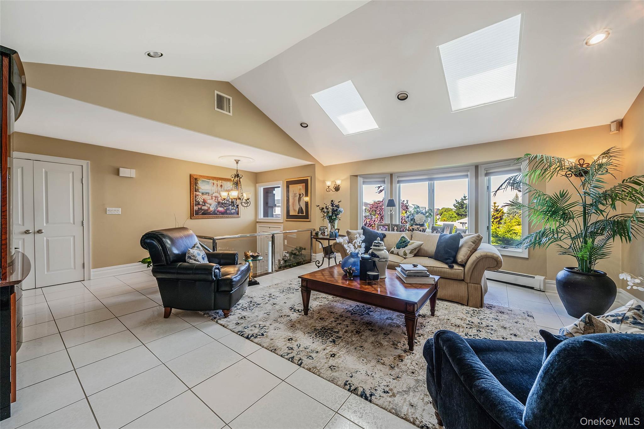 100 Mark Lane, Atlantic Beach, NY 11509