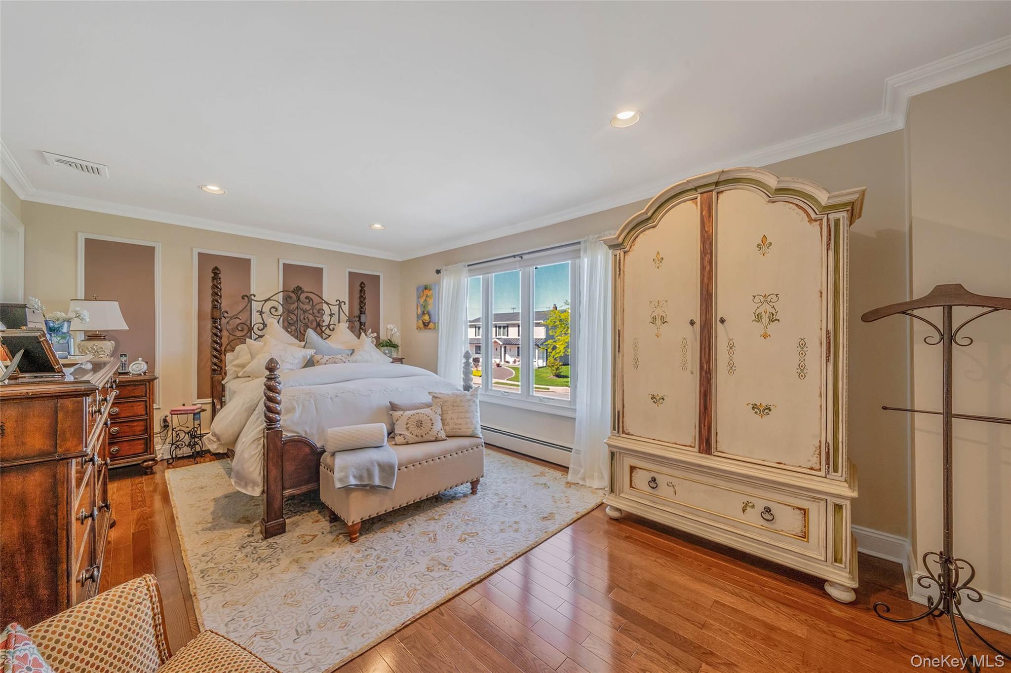 100 Mark Lane, Atlantic Beach, NY 11509