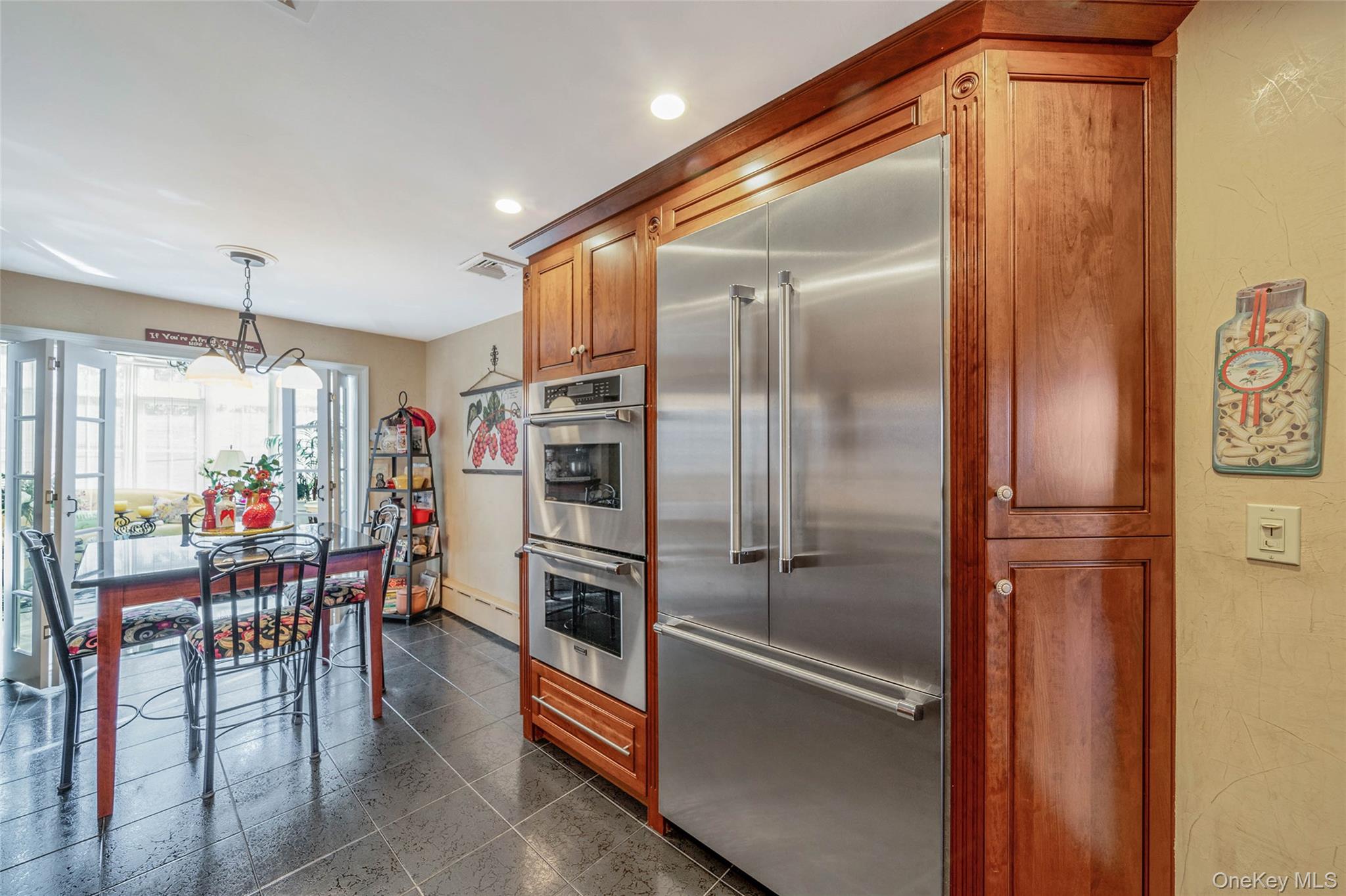 100 Mark Lane, Atlantic Beach, NY 11509