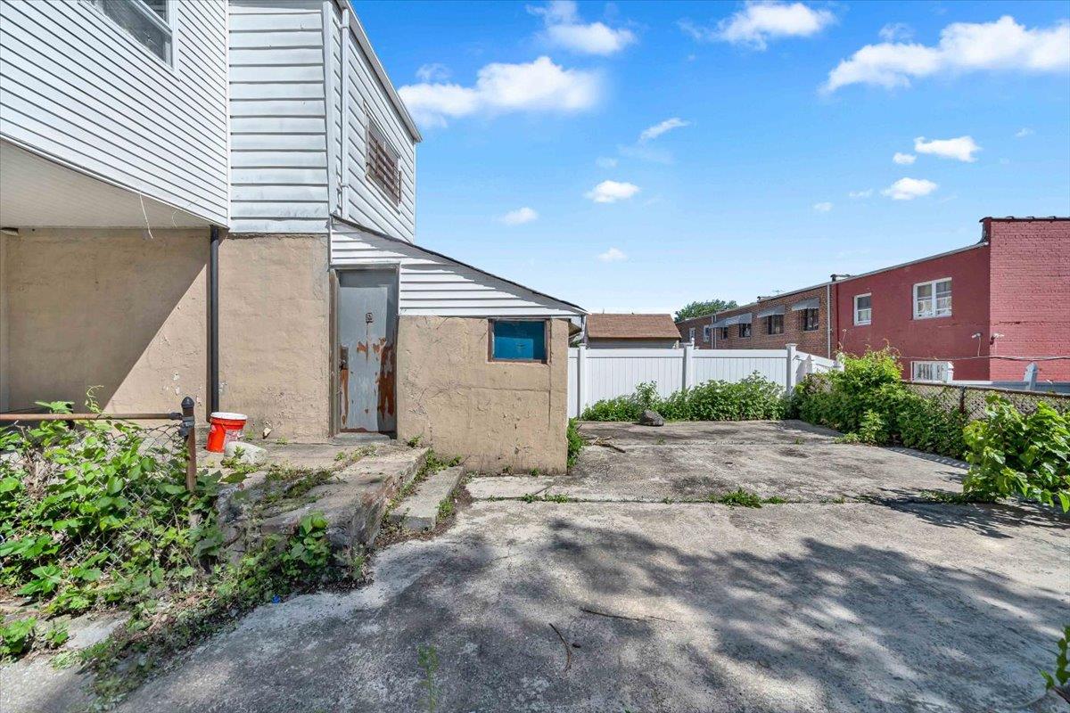 3038 Tiemann Avenue, Bronx, NY 10469