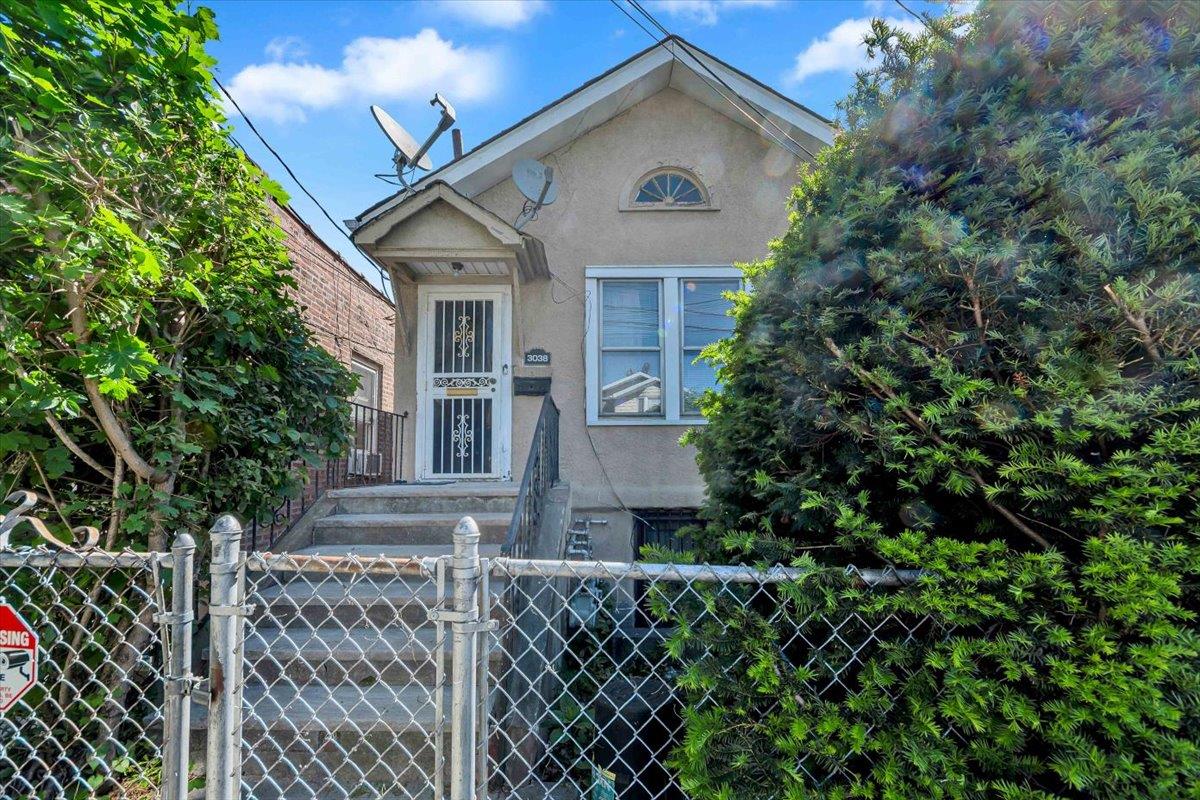 3038 Tiemann Avenue, Bronx, NY 10469