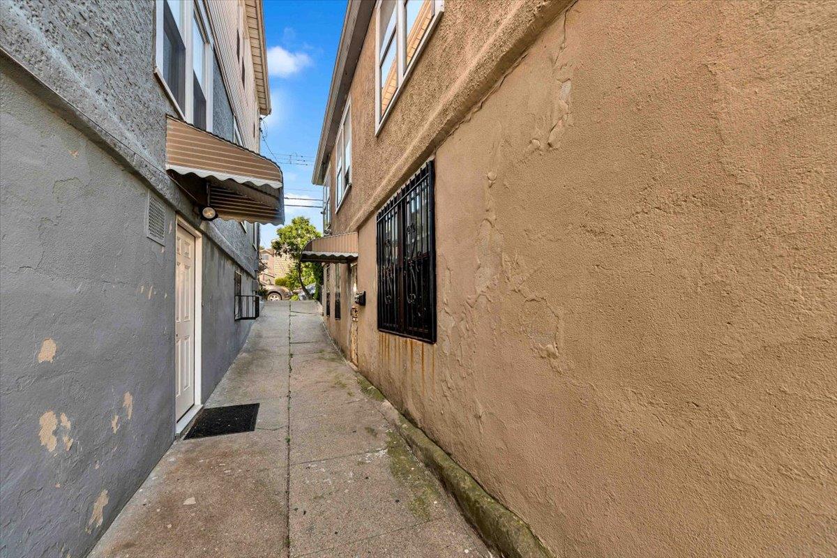 3038 Tiemann Avenue, Bronx, NY 10469