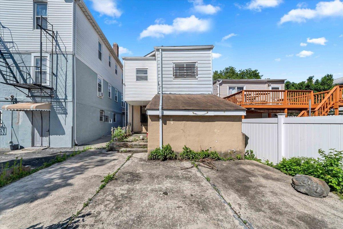 3038 Tiemann Avenue, Bronx, NY 10469