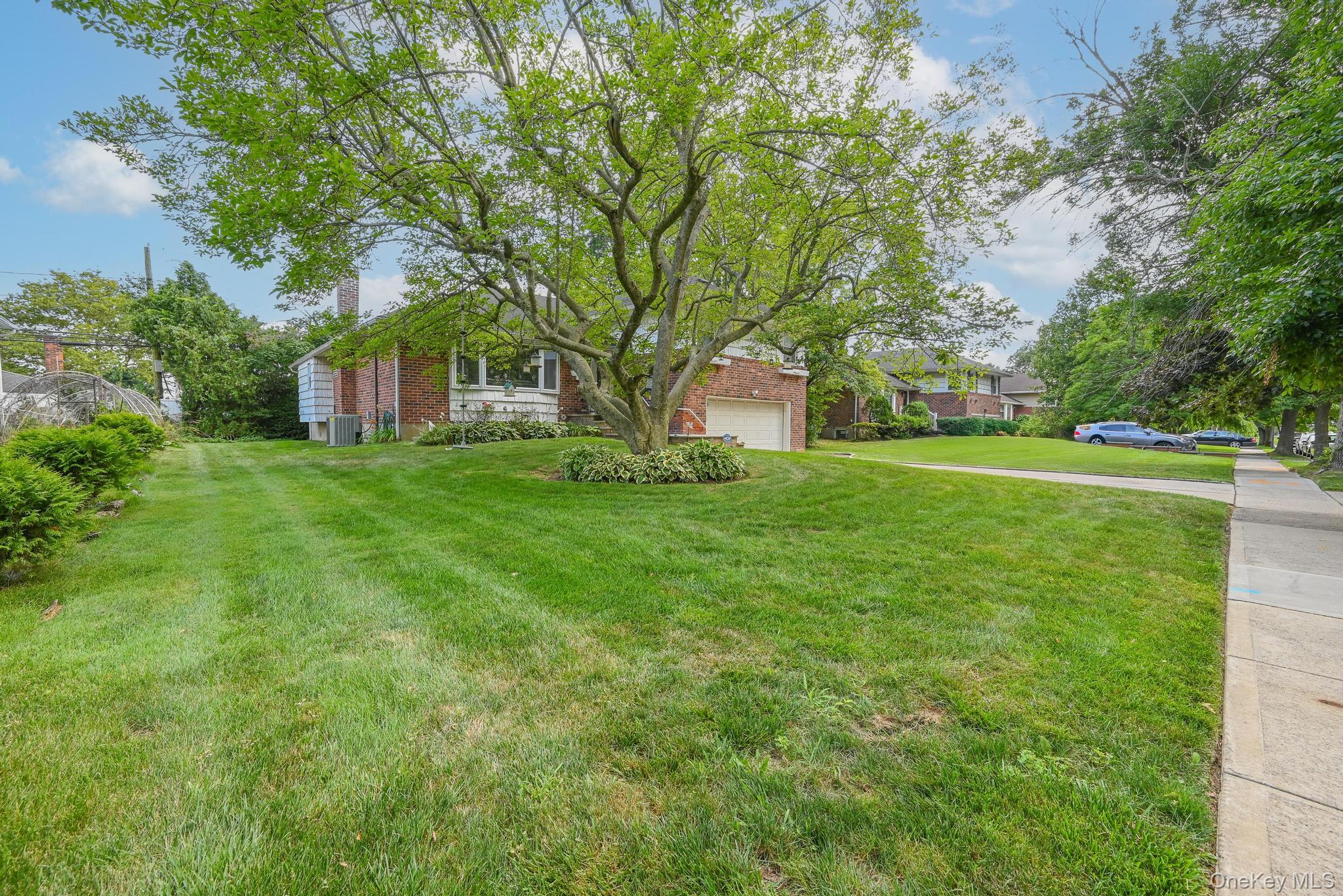 216 Birch Drive, New Hyde Park, NY 11040