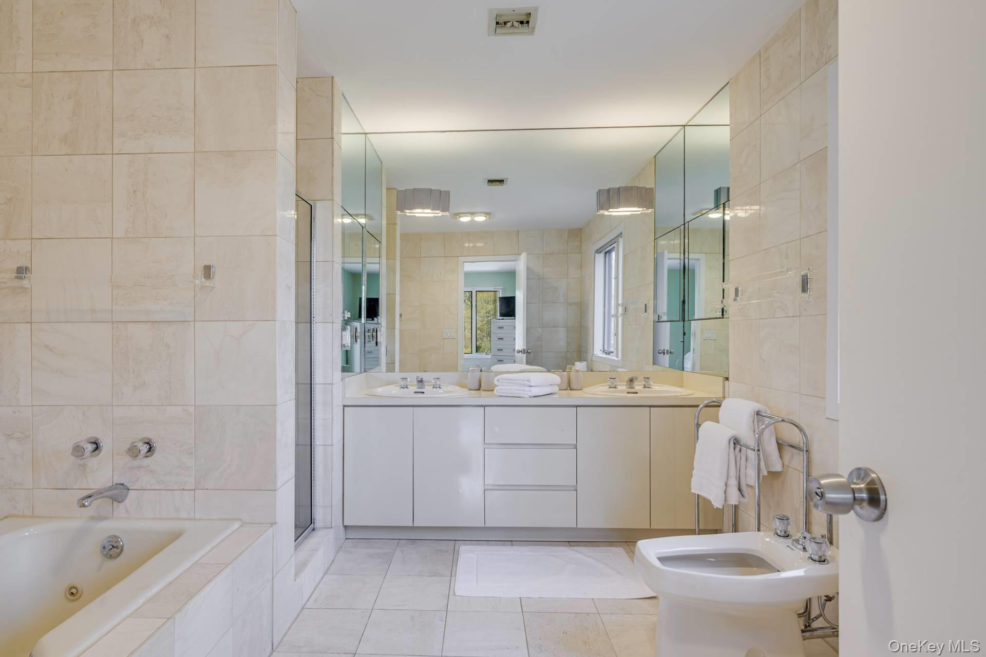 47 Spring Pond Lane, Southampton, NY 11968