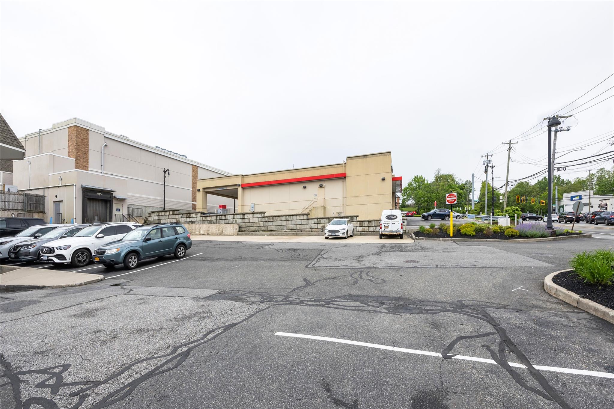 8225 Jericho Turnpike, Woodbury, NY 11797