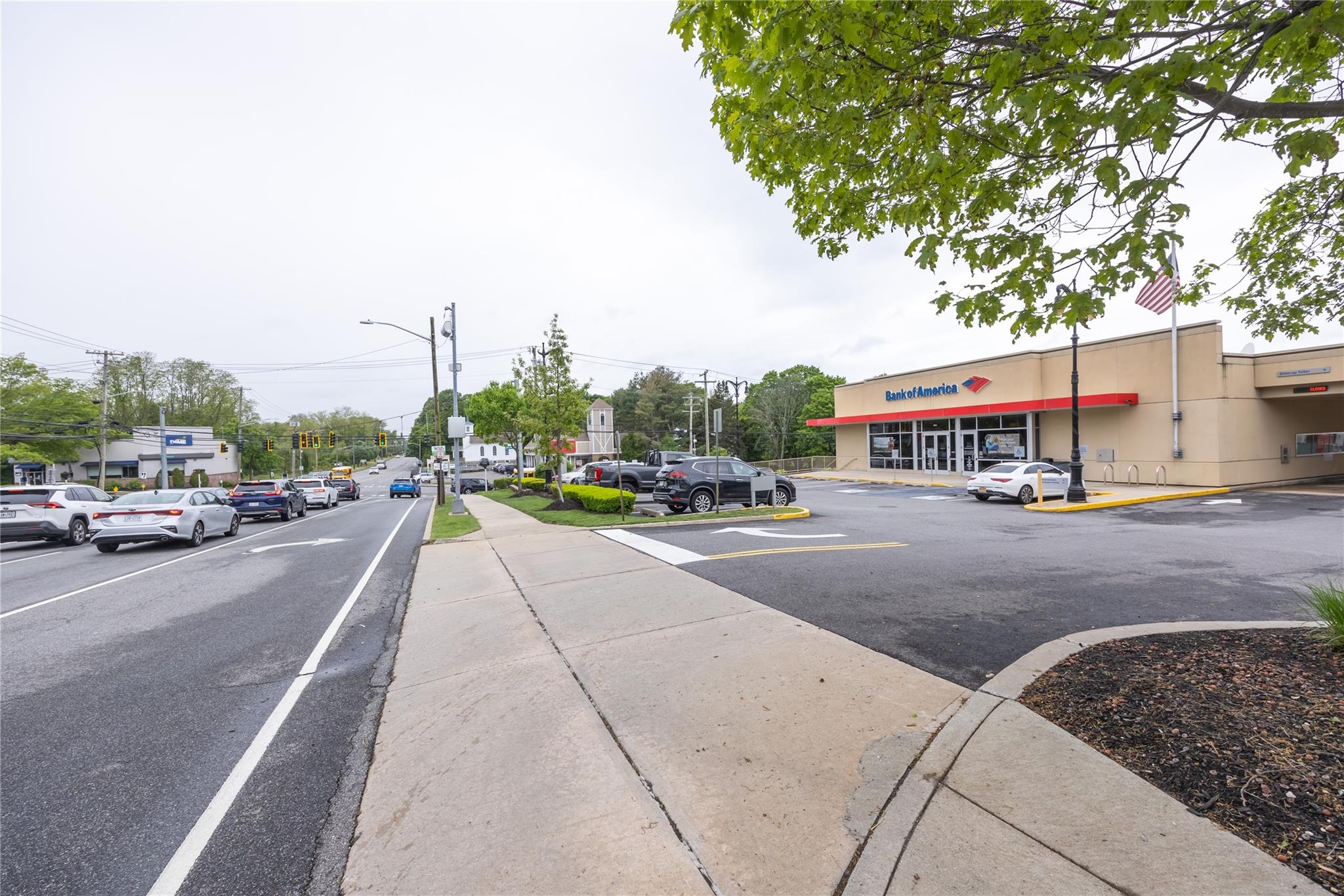 8225 Jericho Turnpike, Woodbury, NY 11797