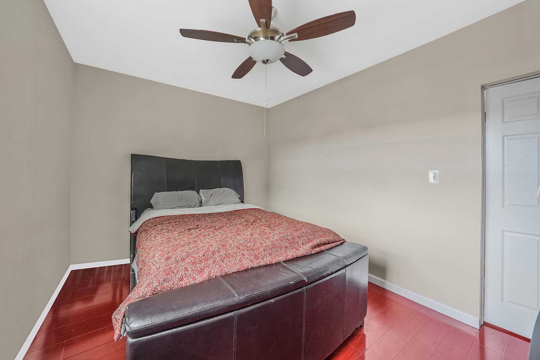 70-27 69th Street, Glendale, NY 11385