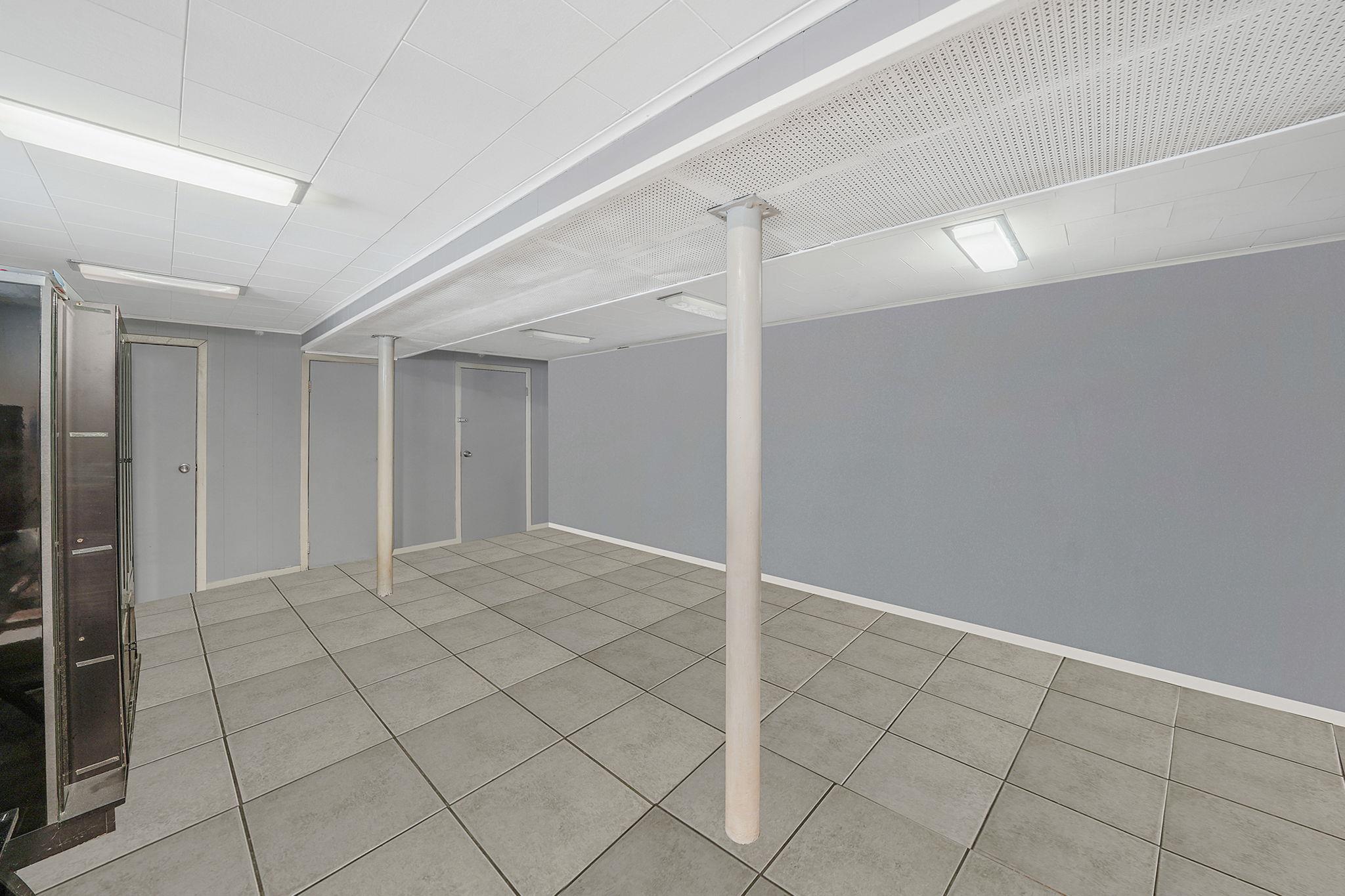 70-27 69th Street, Glendale, NY 11385