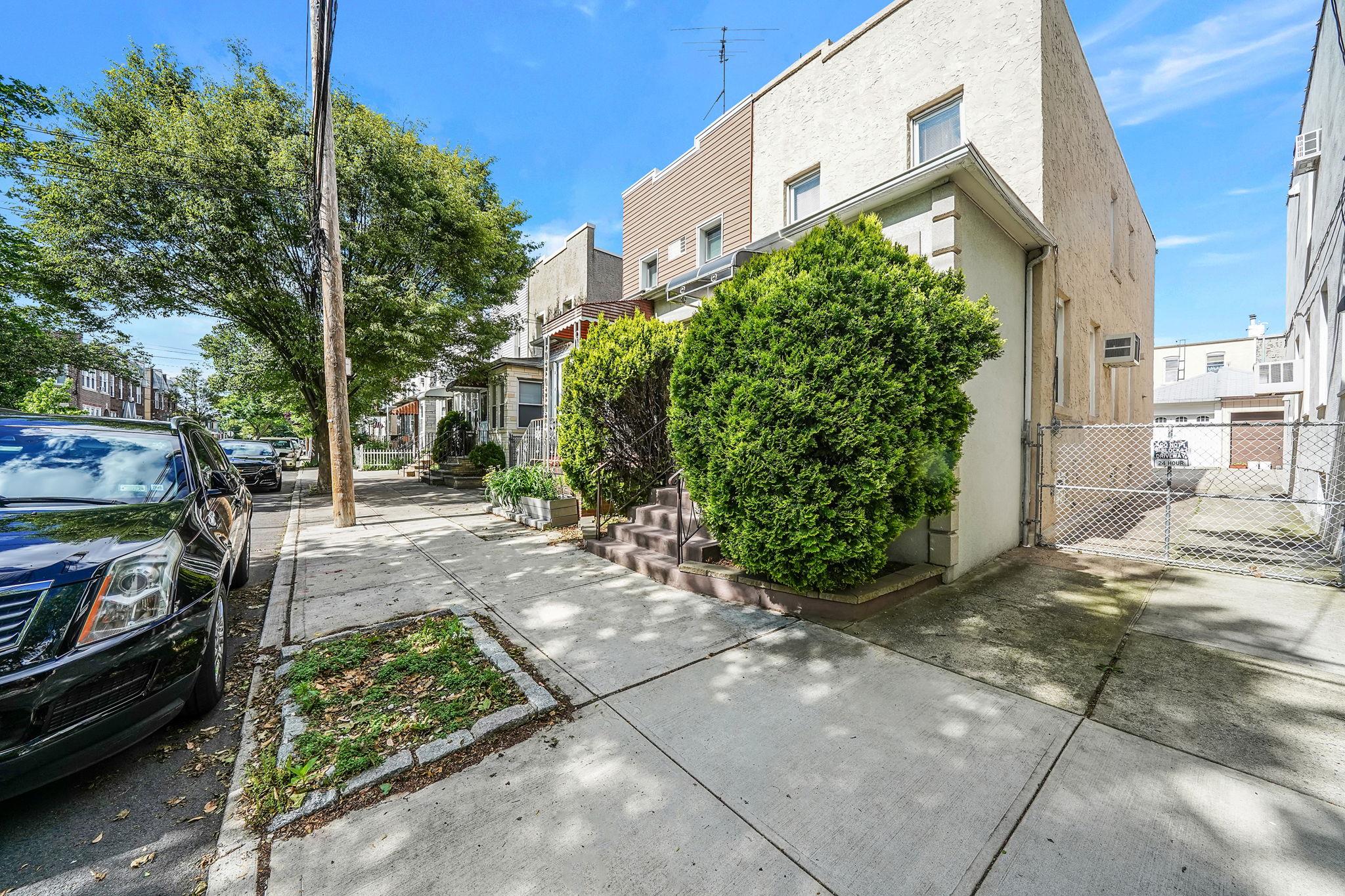70-27 69th Street, Glendale, NY 11385