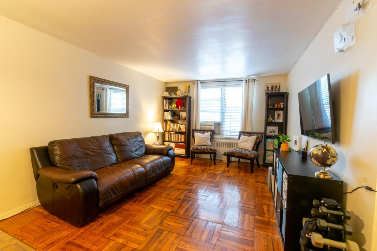 365 Bronx River Road # 2M, Yonkers, NY 10704